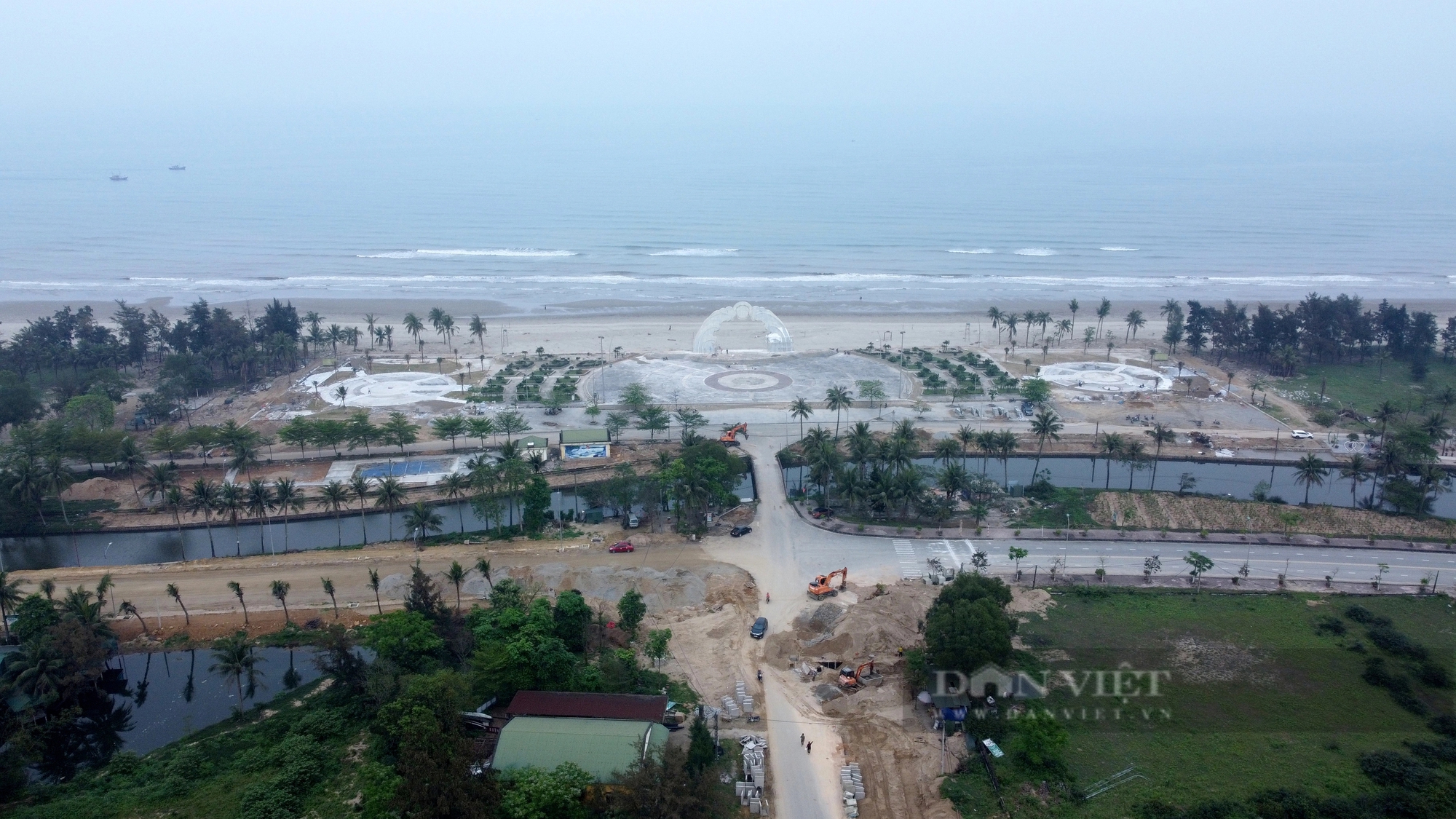 Hà Tĩnh: Ki ốt, nhà hàng dựng lên lộn xộn trong dự án quần thể du lịch sinh thái biển Xuân Thành- Ảnh 1.