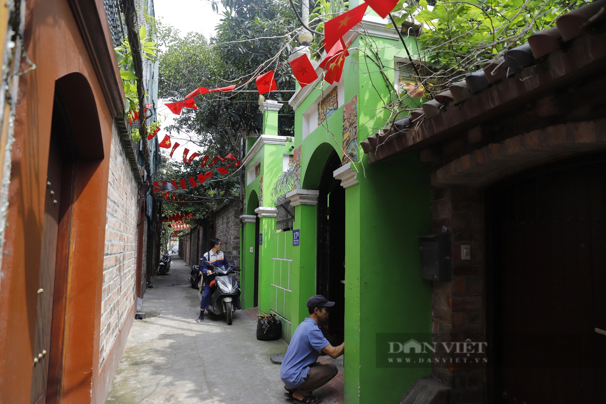 Độc lạ 20 căn nhà trong một con ngách ở Hà Nội xây cổng giống nhau- Ảnh 11.