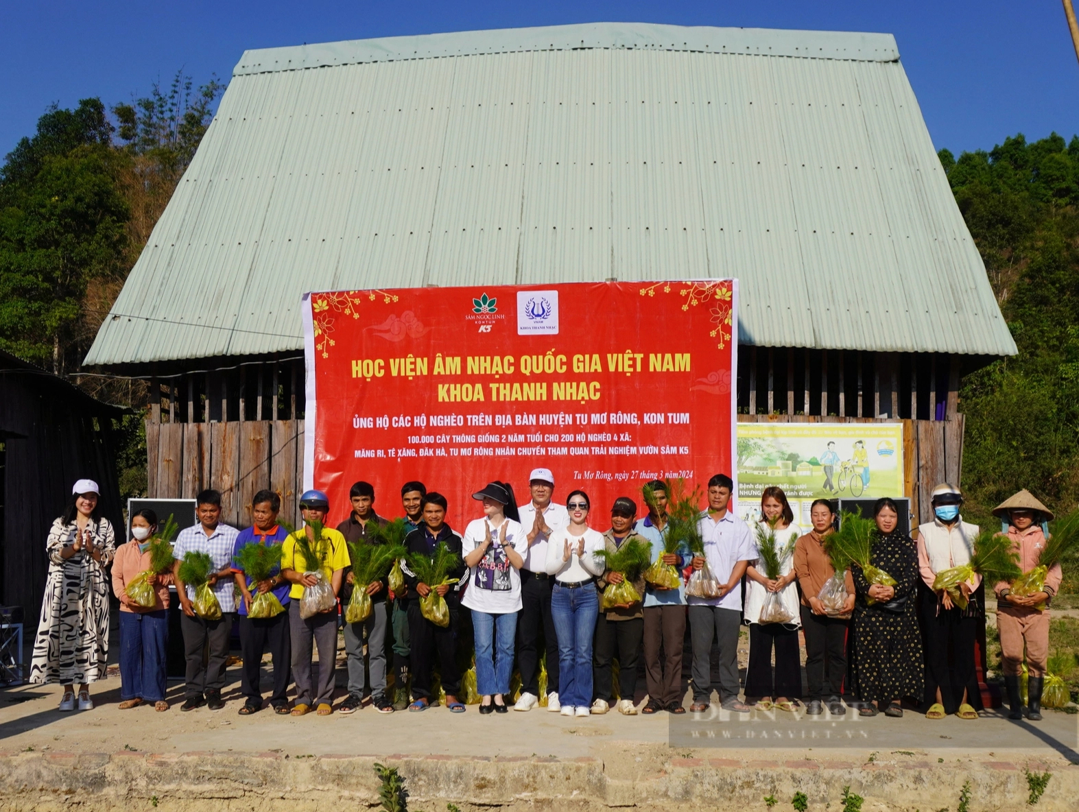 Tặng 100.000 cây thông giống cho hàng trăm hộ nghèo Kon Tum- Ảnh 1.