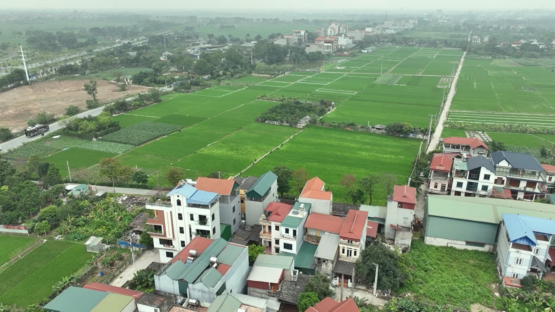 Luật đất đai có hiệu lực, trường hợp nào Nhà nước sẽ thu hồi đất?- Ảnh 2.