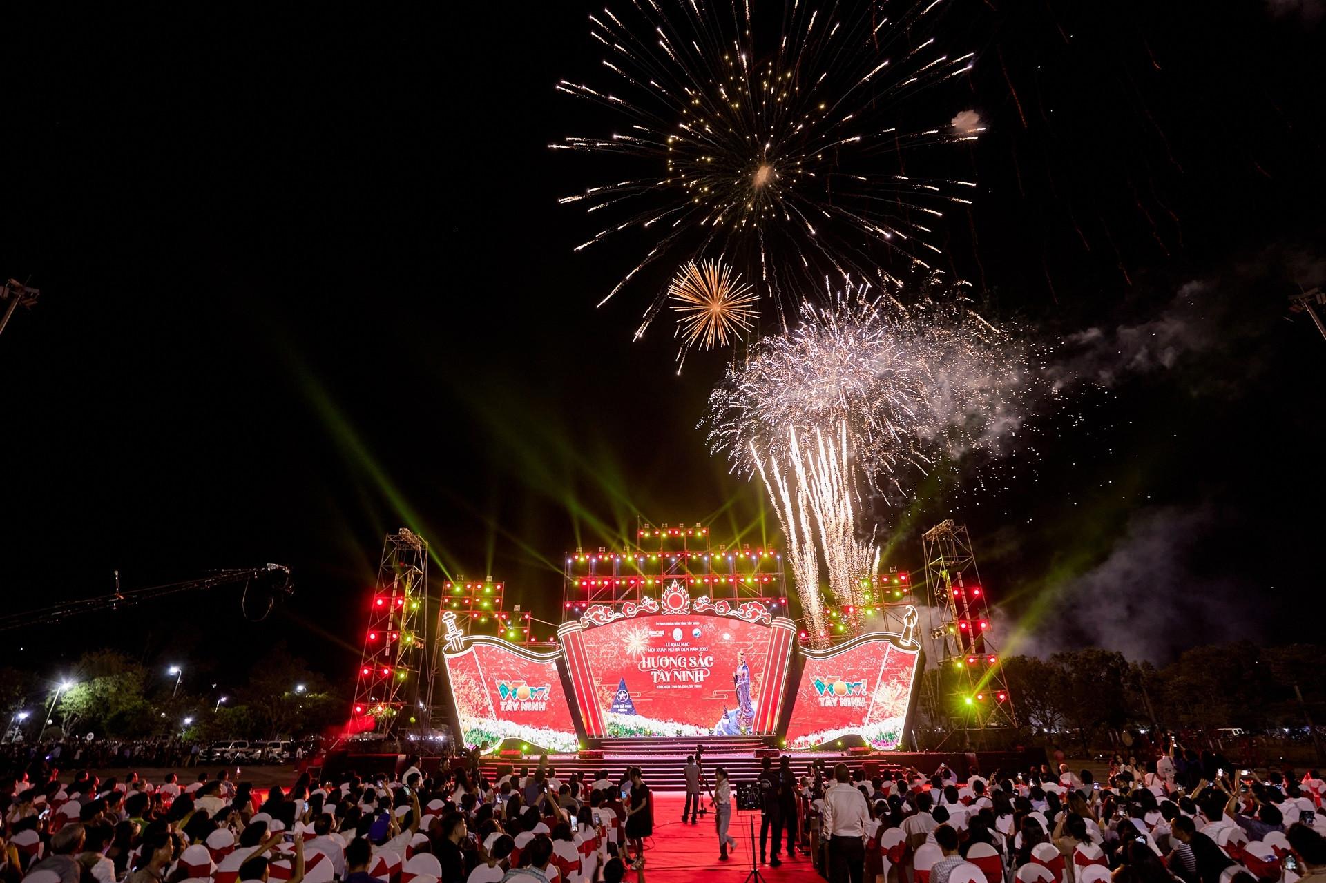 30/3 này, Tây Ninh bùng nổ với pháo hoa và chương trình nghệ thuật quy tụ nhiều ca sĩ đình đám- Ảnh 1.