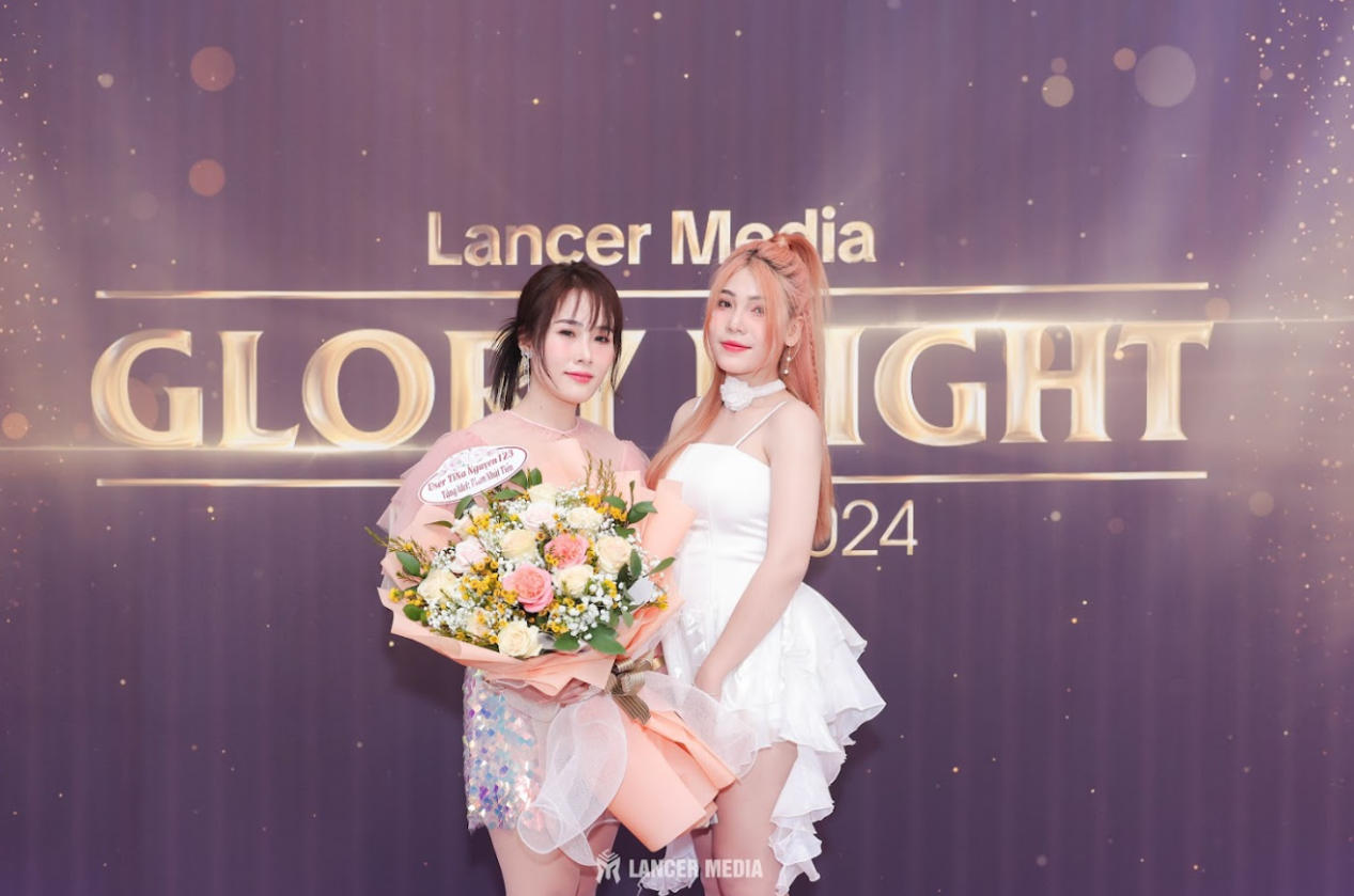 Tiktoker Ngọc Oanh nhận giải “IDOL XUẤT SẮC NĂM 2023” tại GALA GLORY NIGHT - Ảnh 3.