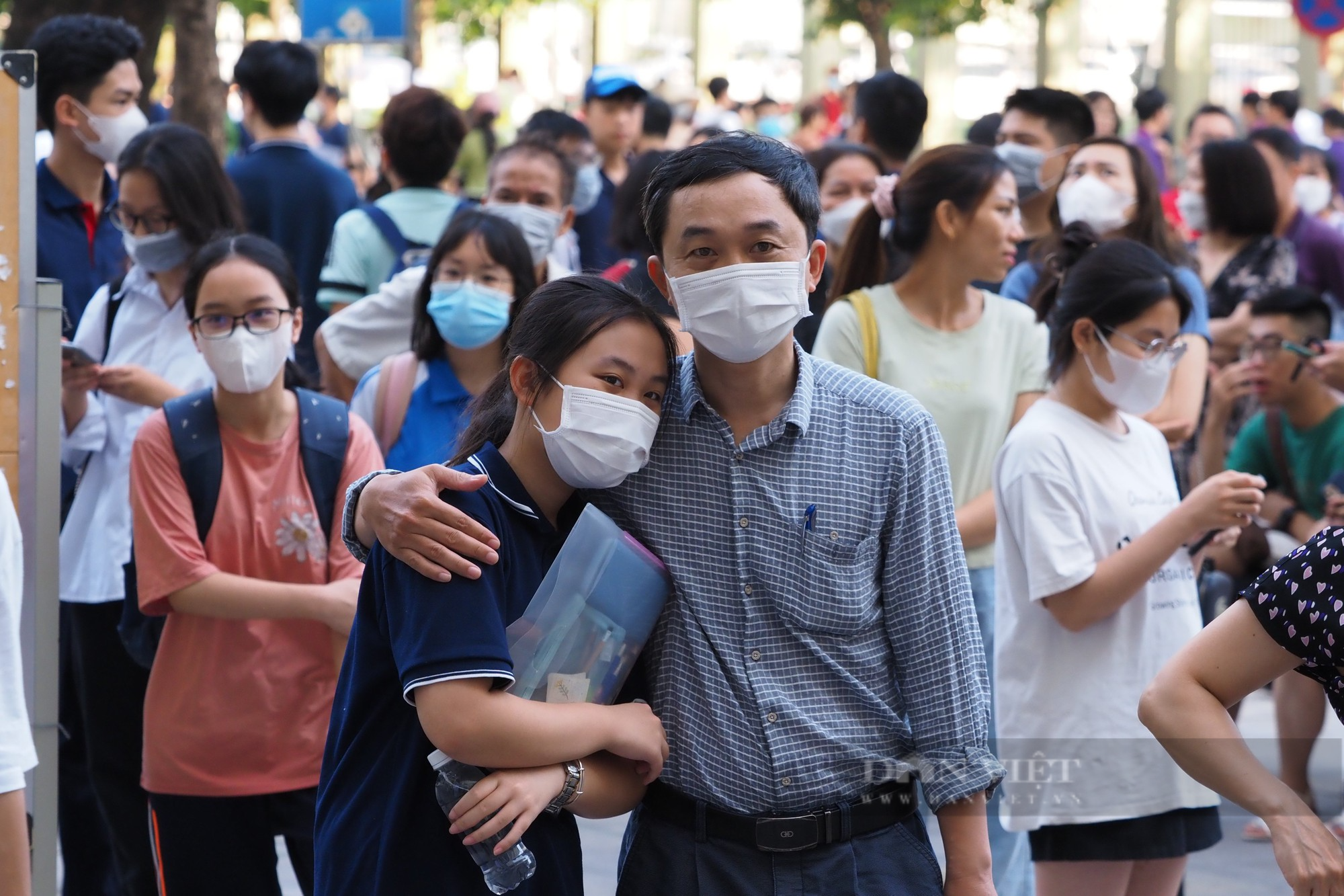 2 trường THPT chuyên đầu tiên tại Hà Nội “tung” thông tin tuyển sinh, cuộc đua vào lớp 10 nóng dần- Ảnh 1.