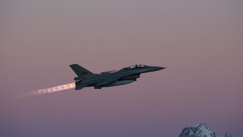 Tổng thống Nga Putin thề bắn hạ mọi chiến đấu cơ F-16 phương Tây cung cấp cho Ukraine- Ảnh 1.