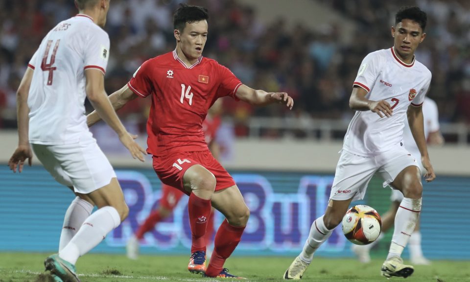 Kiểm soát bóng là xu thế của bóng đá hiện đại, ĐT Việt Nam không thể "một bước hoá rồng"- Ảnh 2.