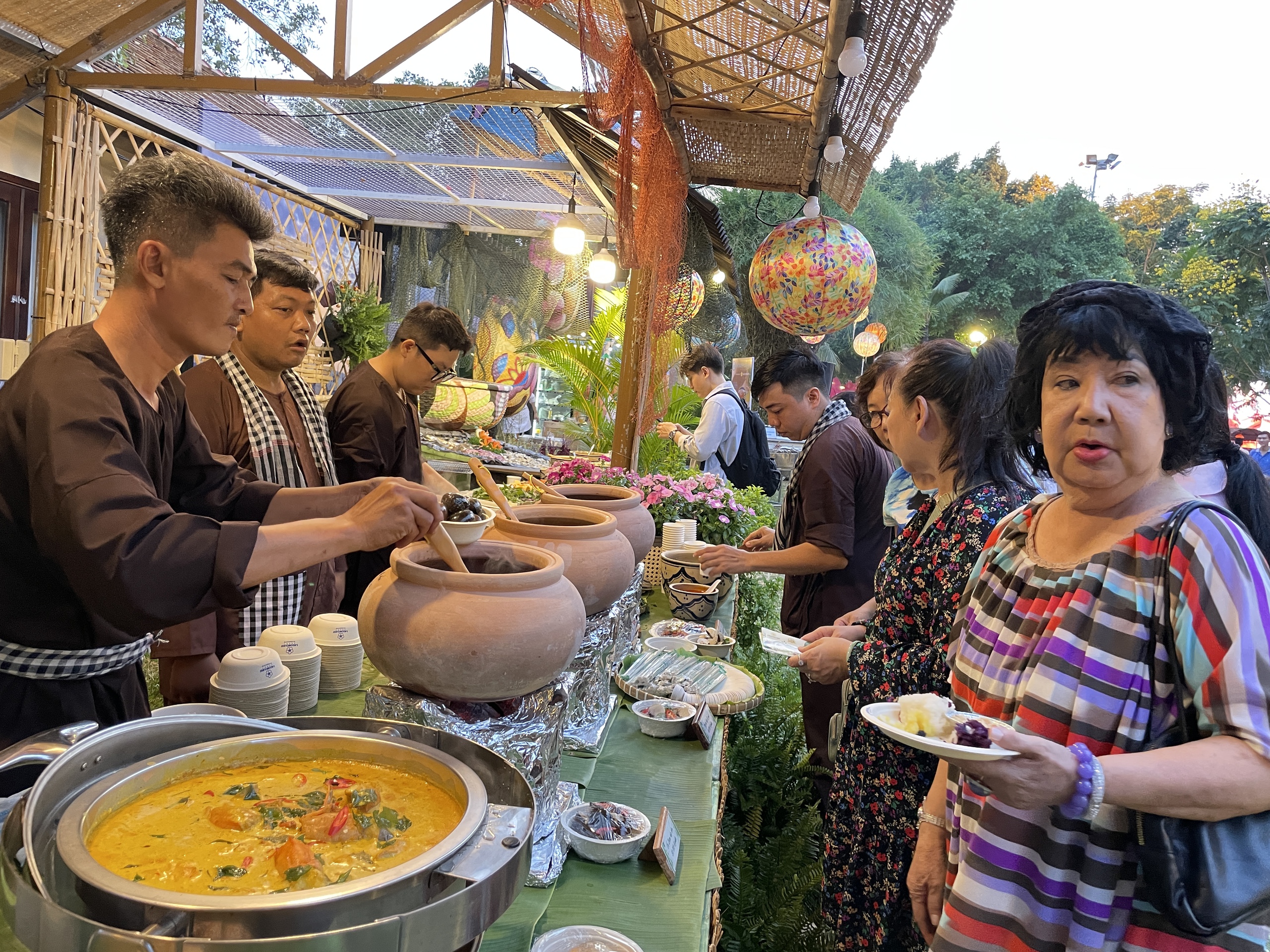 Người Sài Gòn nườm nượp đi thưởng thức đặc sản 3 miền tại Lễ hội Văn hóa ẩm thực, món ngon- Ảnh 5.