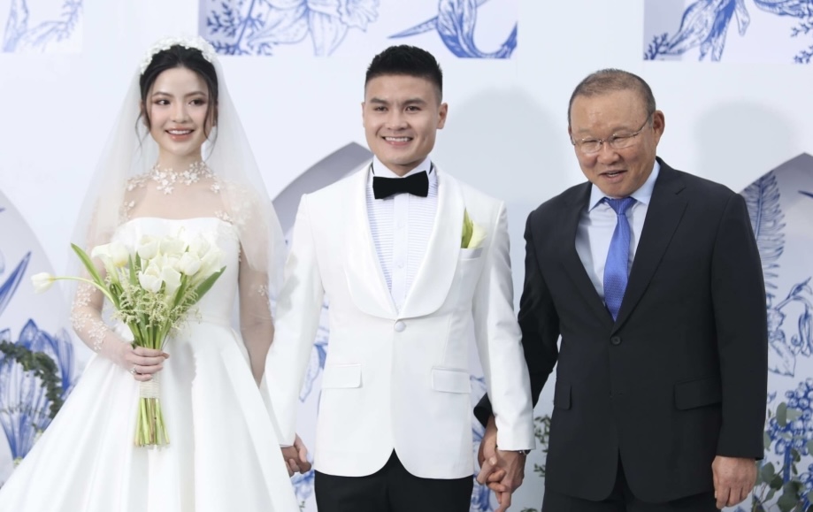 HLV Park Hang-seo tham dự đám cưới của Quang Hải- Ảnh 1.