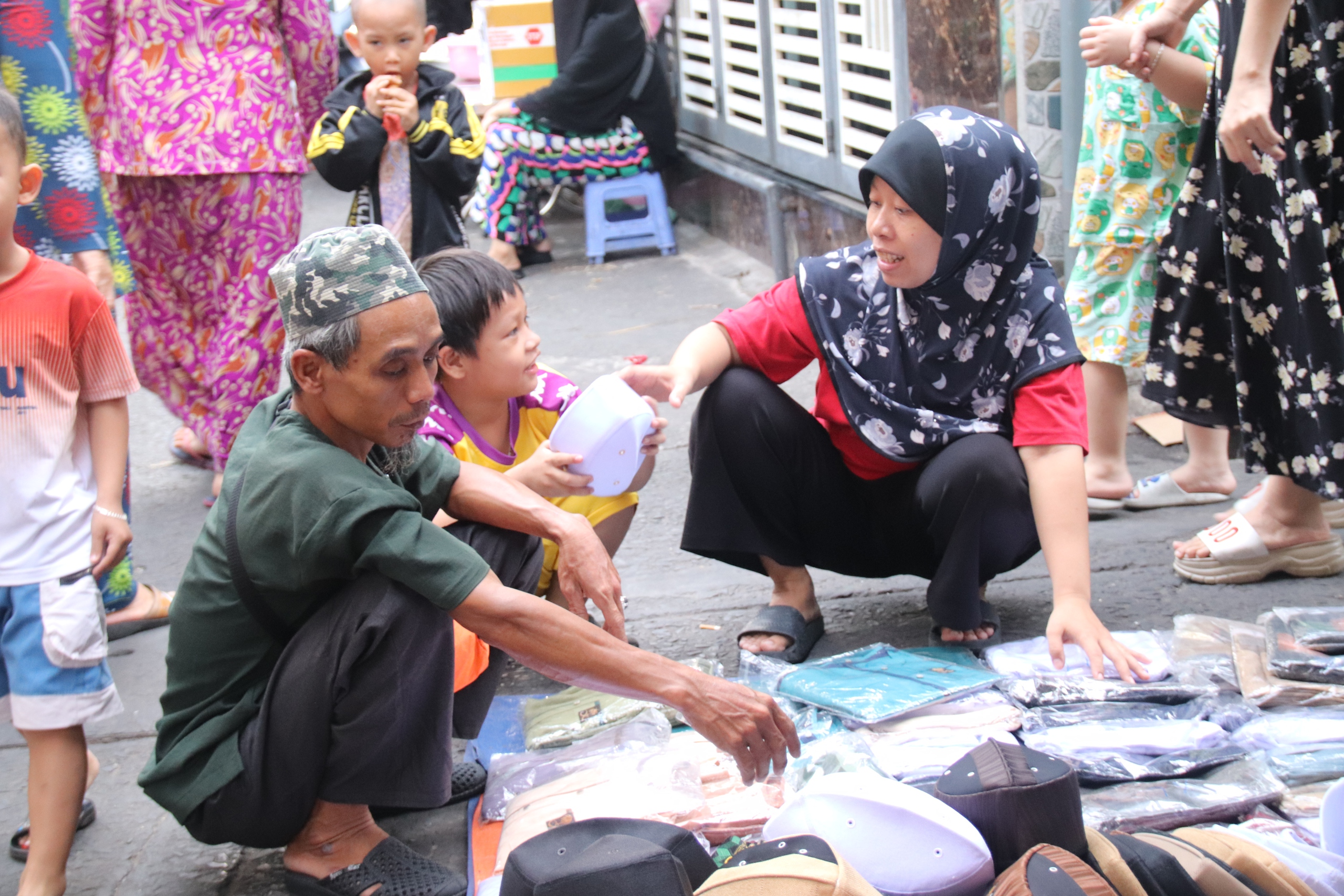 Độc đáo chợ Ramadan của người đạo Hồi giữa lòng Sài Gòn- Ảnh 8.