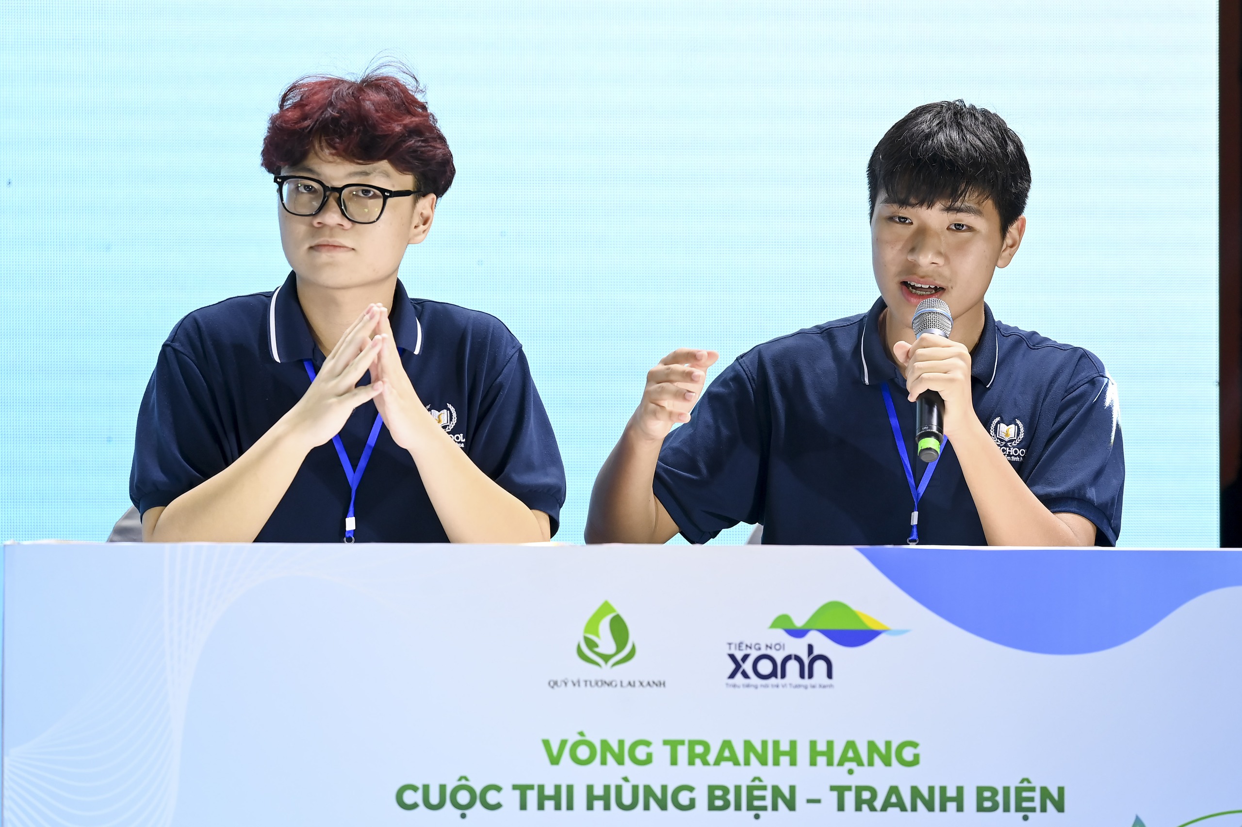 Đội thi Nấm Cao xuất sắc đoạt giải Nhất ở bảng tiếng Việt với ý tưởng về loại vật liệu mới thân thiện với môi trường hơn nữa.