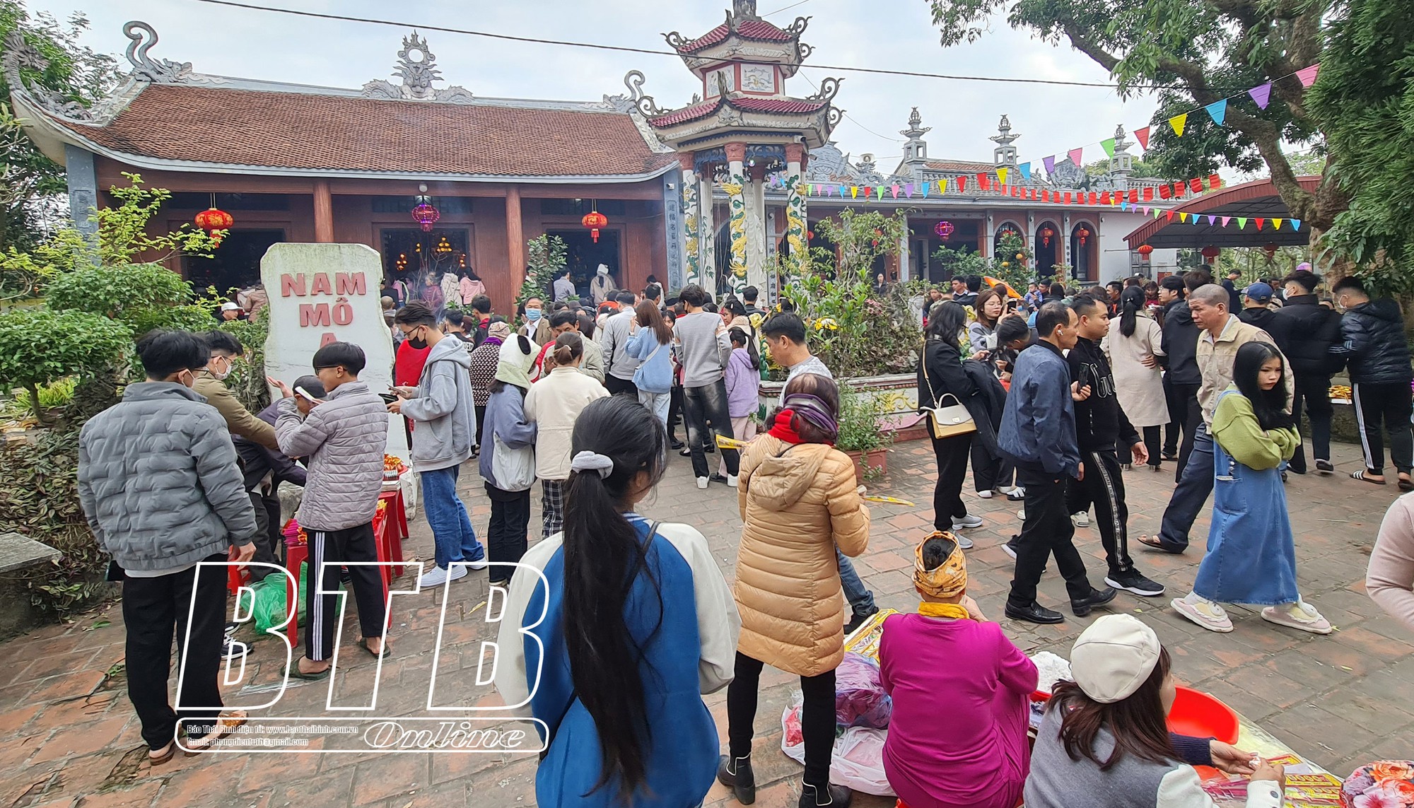 Đây là chợ làng họp sớm nhất trong năm ở Thái Bình, cả năm họp chỉ 1 phiên, họp ngay giữa sân chùa cổ- Ảnh 3.