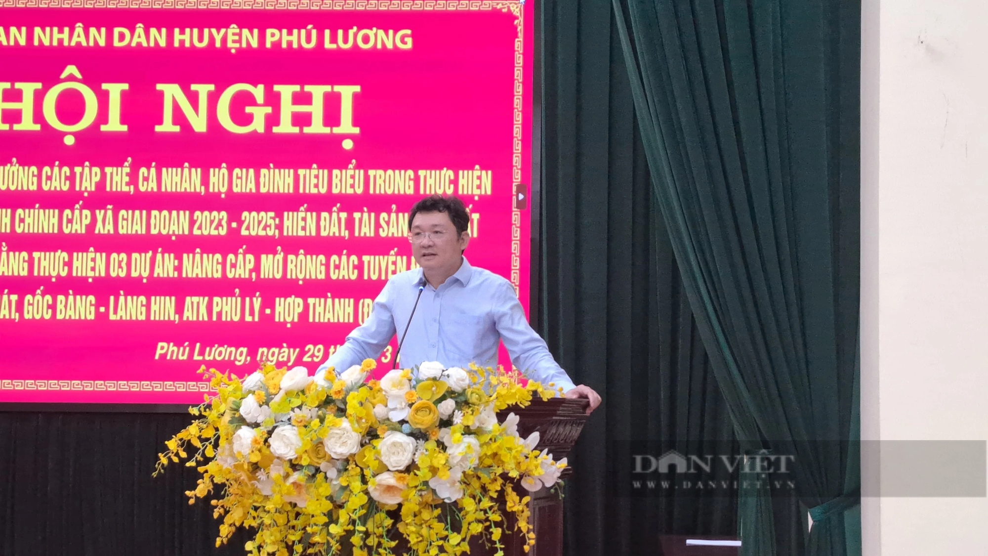 Huyện Phú Lương của Thái Nguyên khen thưởng cá nhân, tập thể hiến đất làm đường nông thôn mới- Ảnh 2.