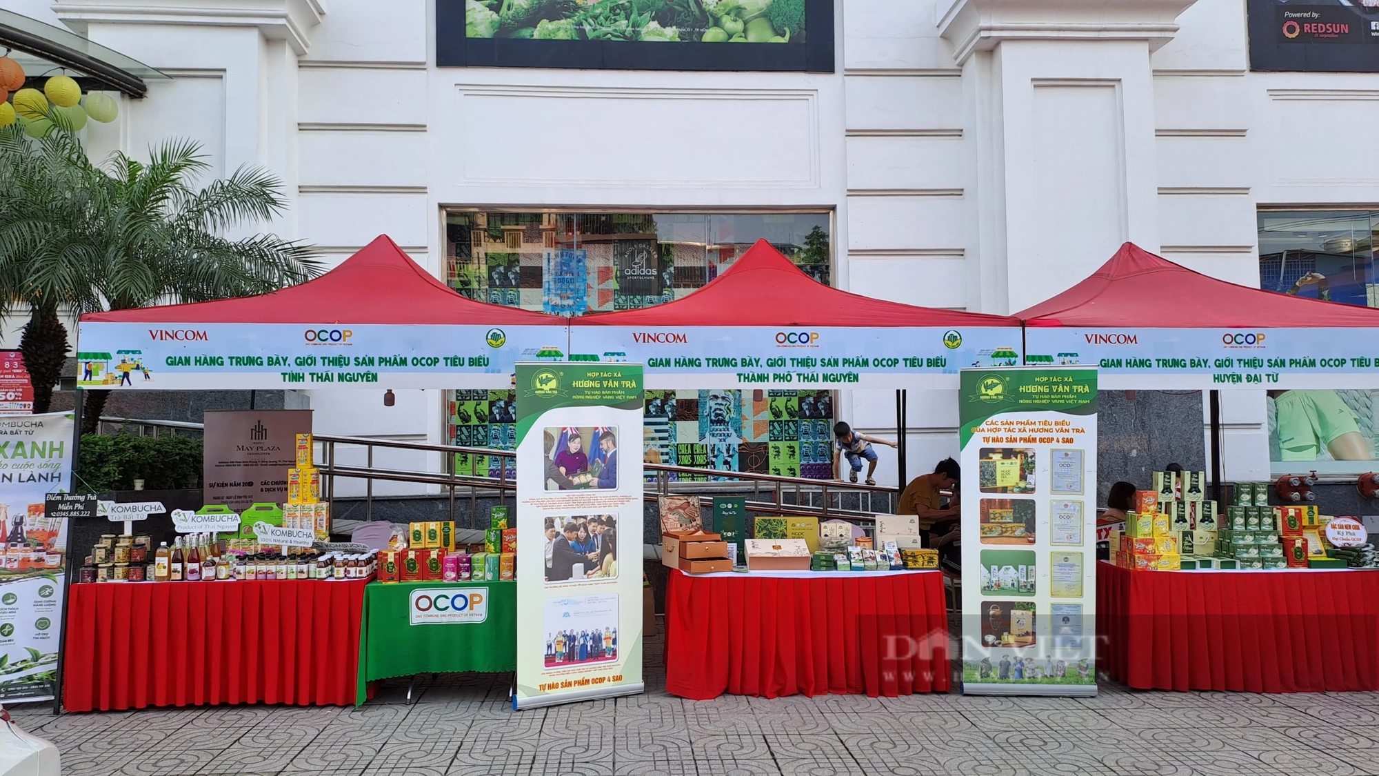 Thái Nguyên muốn đưa các sản phẩm OCOP vào chuỗi siêu thị Vincom Plaza- Ảnh 1.