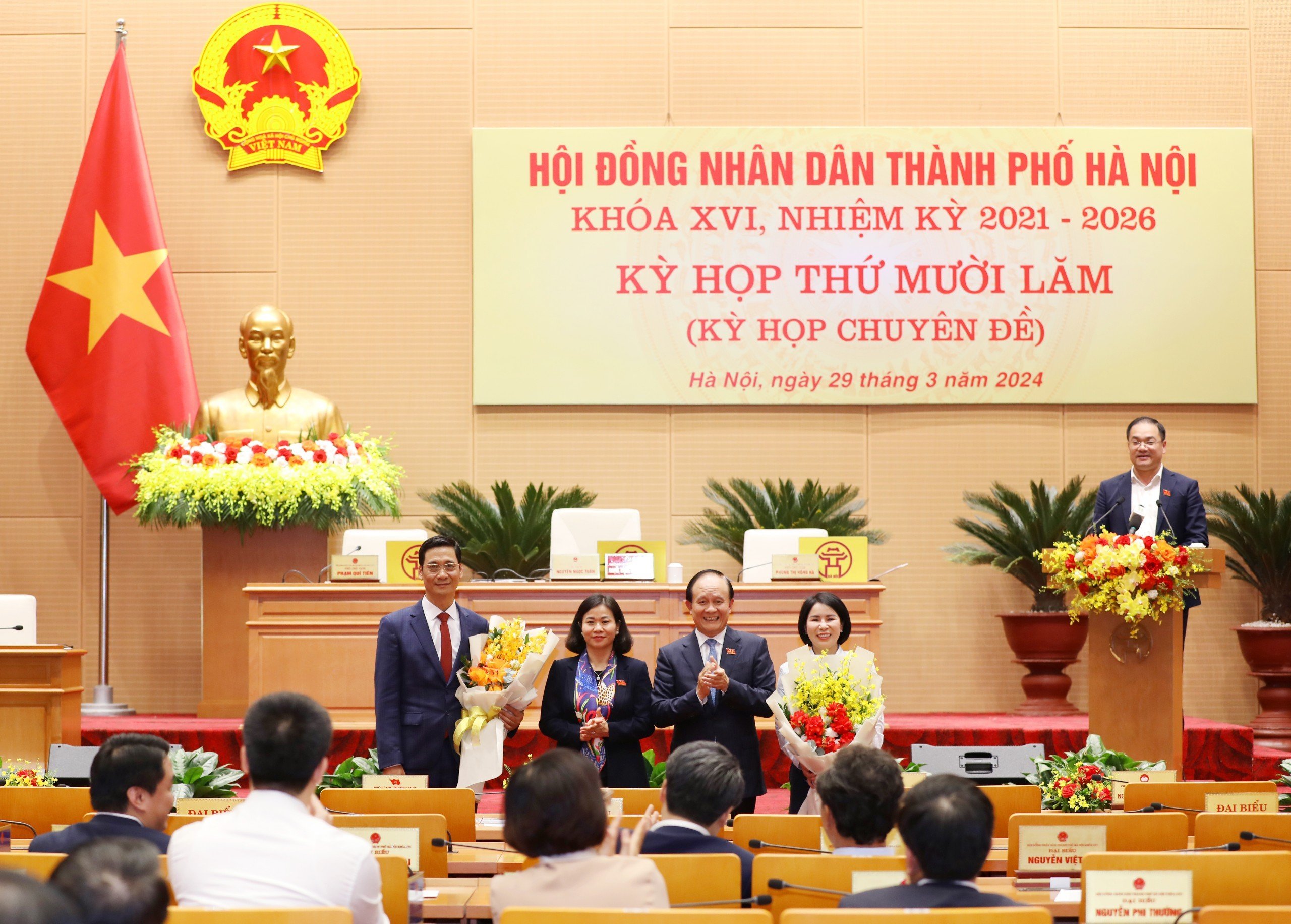 Miễn nhiệm chức danh Ủy viên UBND TP.Hà Nội với bà Trần Thị Nhị Hà và bầu bổ sung một nhân sự- Ảnh 2.