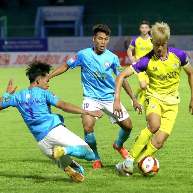 Thua Hà Nội FC, Khánh Hoà "ôm" luôn vị trí cuối bảng- Ảnh 1.