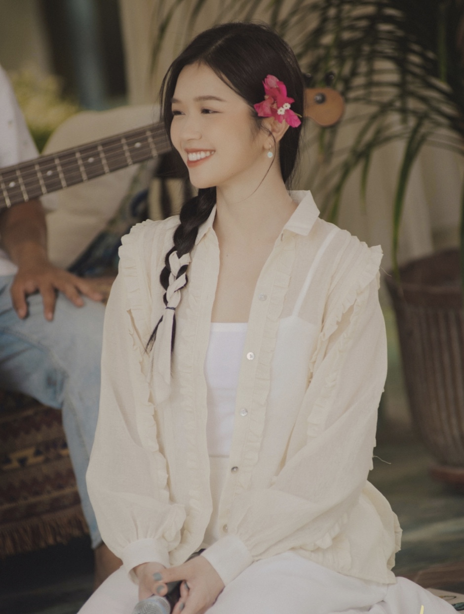 Nữ ca sĩ Việt tại show "Đạp gió" 2024 bản Trung Quốc: Là con NSND nổi tiếng, từng bỏ ngân hàng để theo ca hát- Ảnh 3.