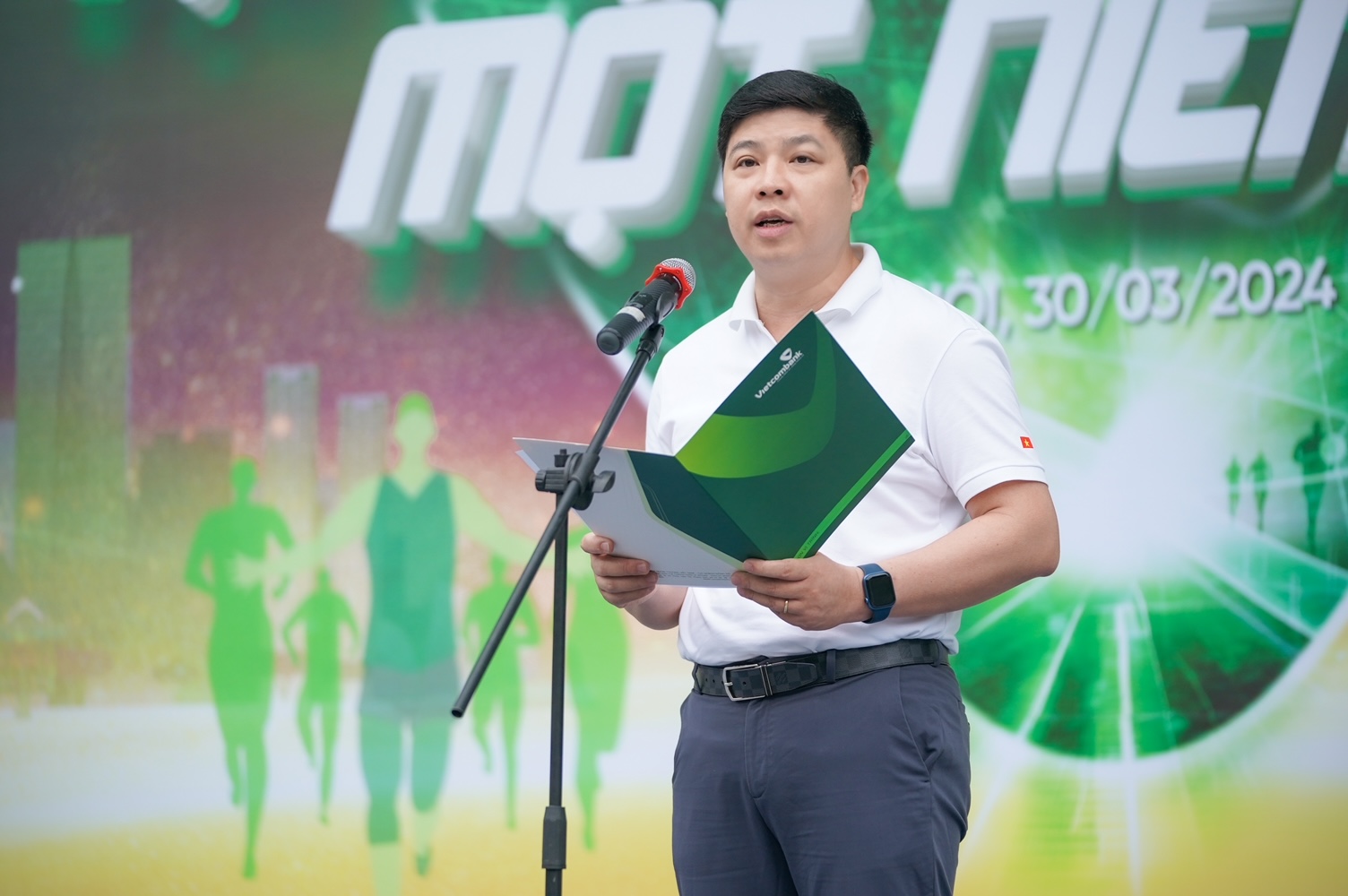 Giải chạy “Vietcombank Run & Share 2024: Vạn trái tim - Một niềm tin” tiếp tục đóng góp cho quỹ “Vững tương lai”- Ảnh 1.