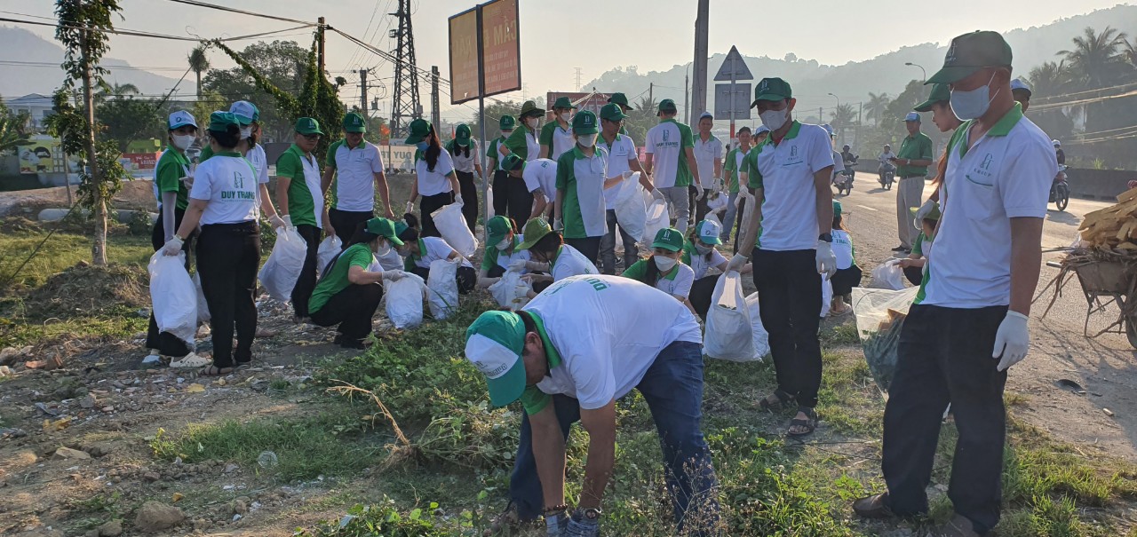 Gần 200 người ra quân nhặt rác bảo vệ môi trường ở Nha Trang- Ảnh 3.