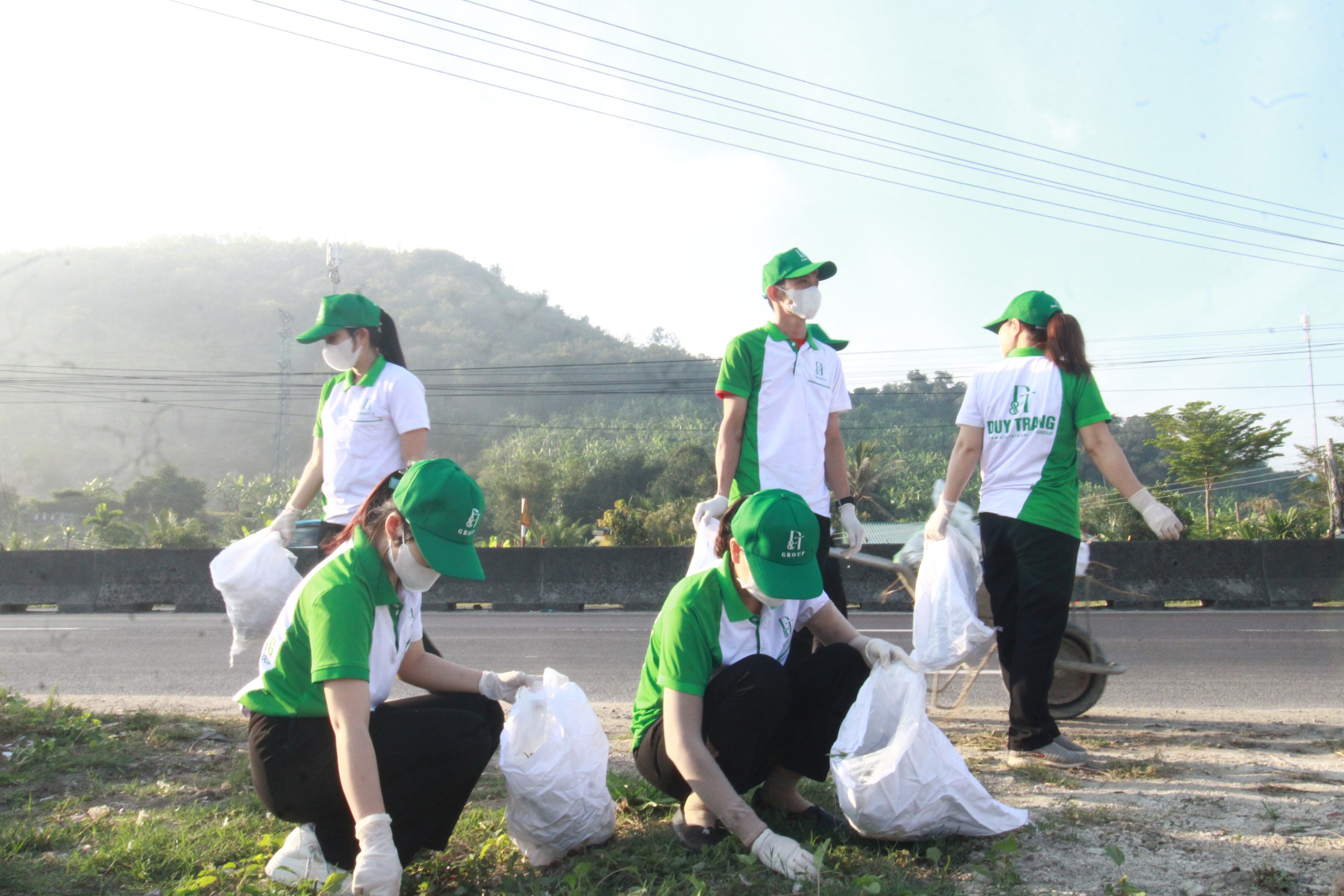 Gần 200 người ra quân nhặt rác bảo vệ môi trường ở Nha Trang- Ảnh 4.