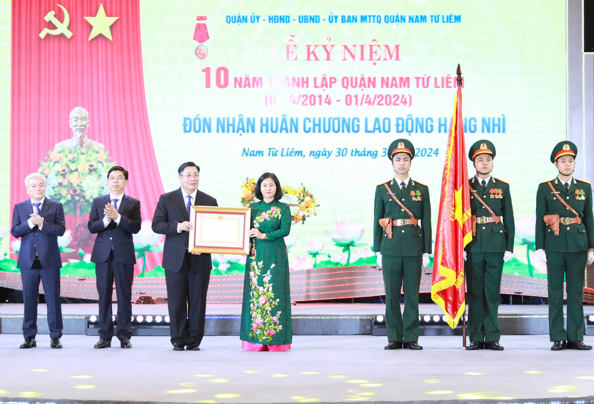 Hà Nội: Quận Nam Từ Liêm kỷ niệm 10 năm thành lập, đón nhận Huân chương Lao động hạng Nhì- Ảnh 4.