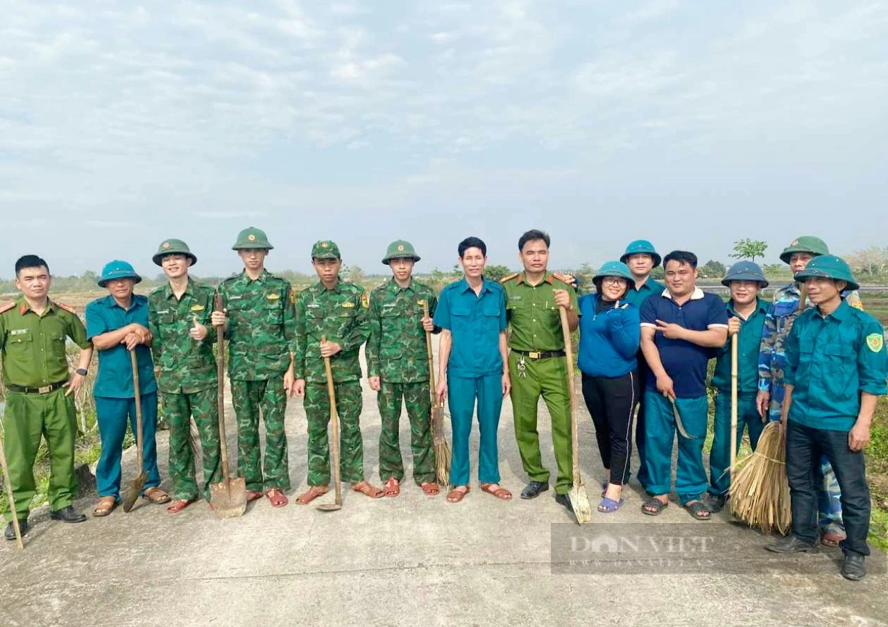Một xã nông thôn mới ở Thanh Hóa, toàn dân sôi nổi tổng dọn vệ sinh tạo mỹ quan môi trường- Ảnh 1.