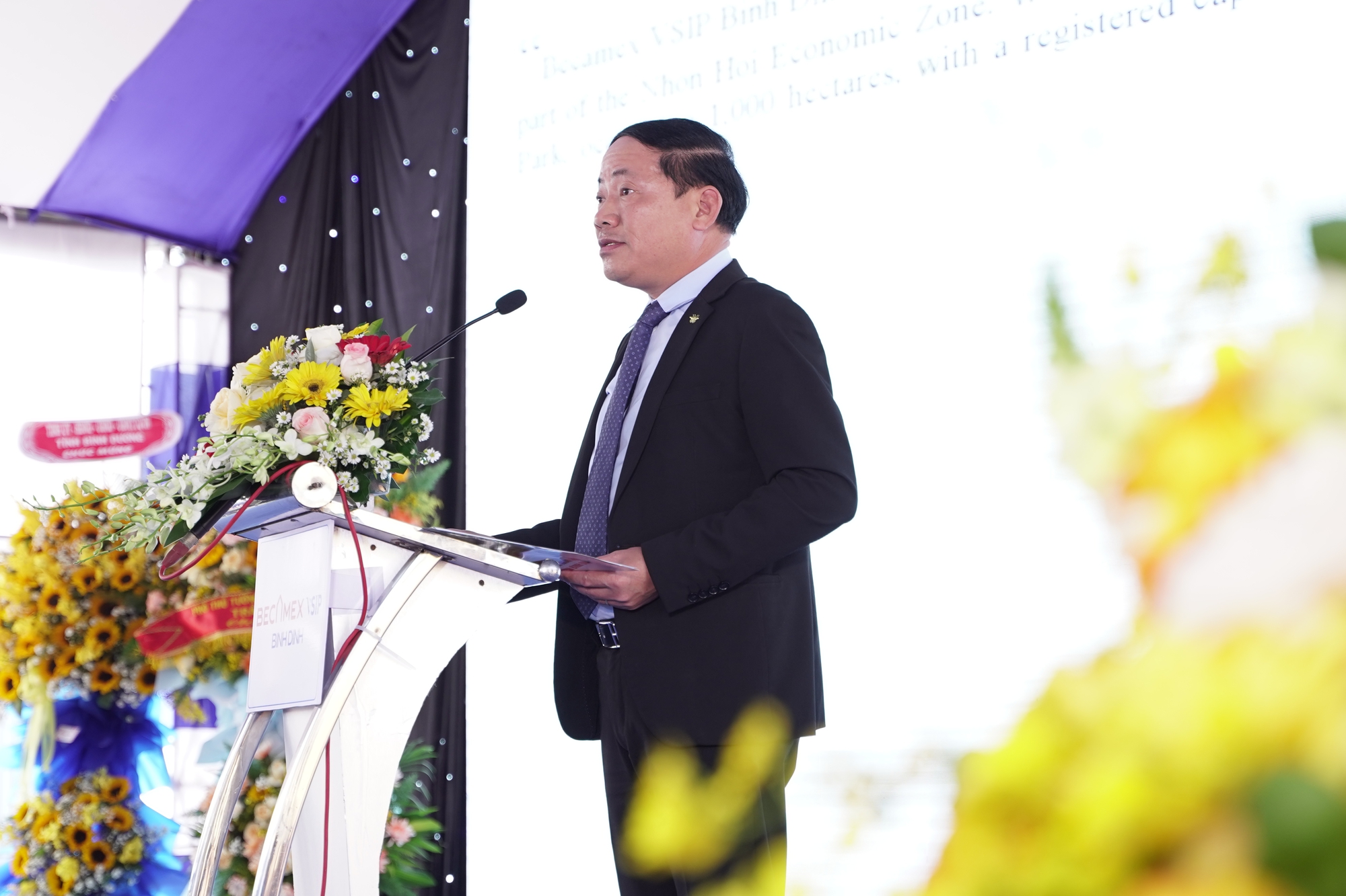 Chủ tịch tỉnh kêu gọi đầu tư tại lễ khánh thành khu công nghiệp, đô thị hơn 7.500 tỷ ở Bình Định- Ảnh 4.