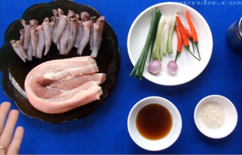 5 cách làm cá bống kho tiêu với gừng, nghệ, thịt ba chỉ thơm mềm, ngon hết sảy- Ảnh 6.