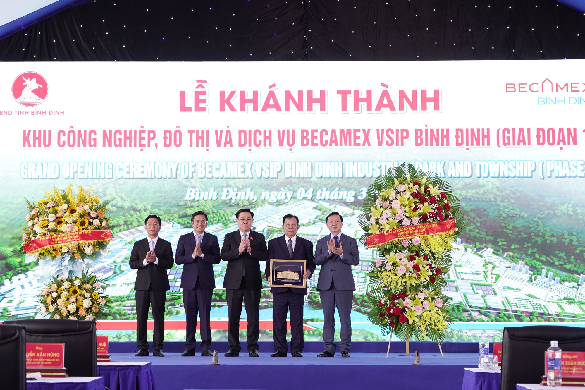 Chủ tịch tỉnh kêu gọi đầu tư tại lễ khánh thành khu công nghiệp, đô thị hơn 7.500 tỷ ở Bình Định- Ảnh 1.