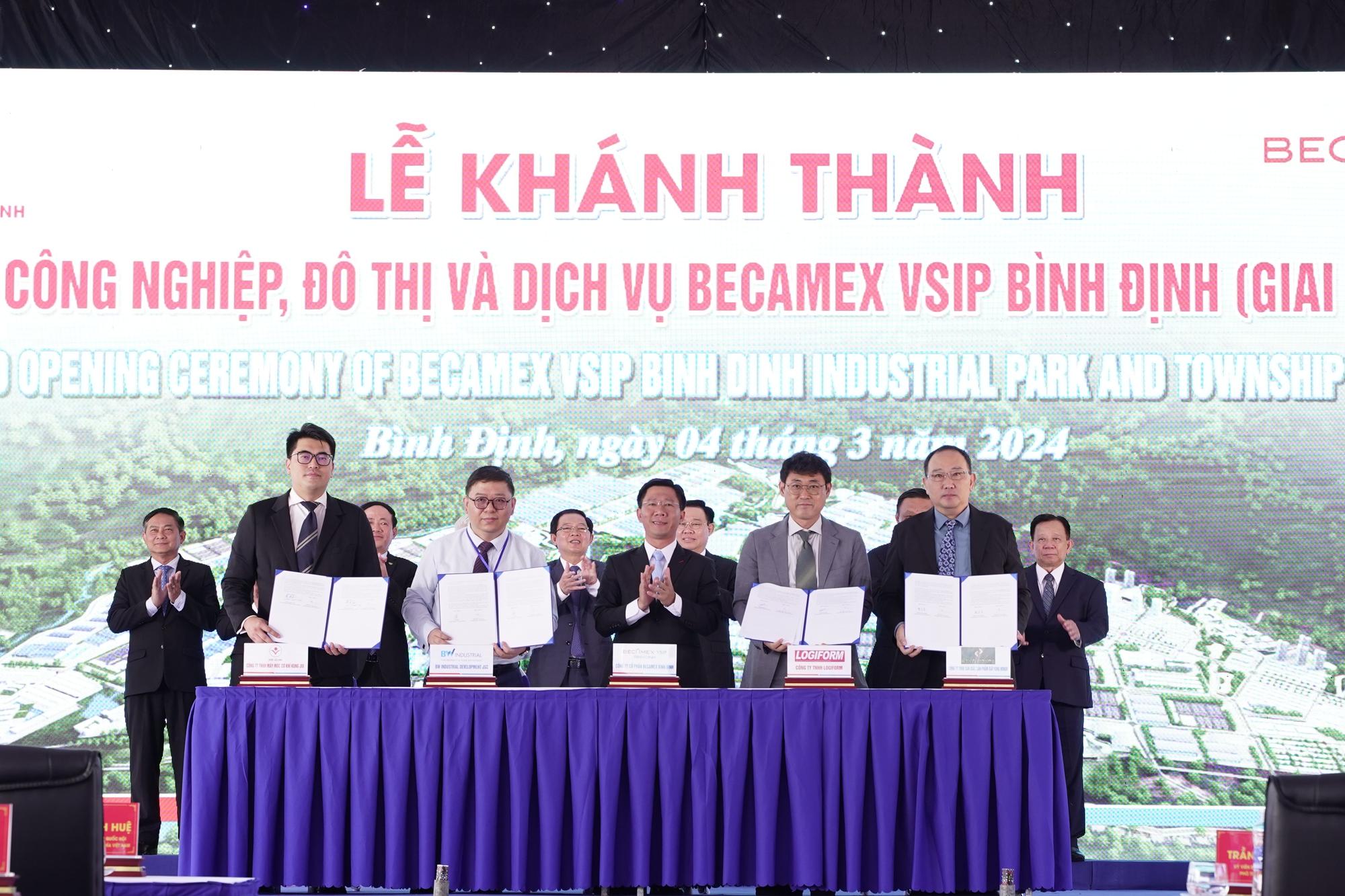 Chủ tịch tỉnh kêu gọi đầu tư tại lễ khánh thành khu công nghiệp, đô thị hơn 7.500 tỷ ở Bình Định- Ảnh 5.