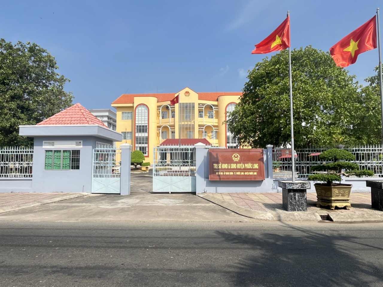 Bí thư, Chủ tịch huyện Phước Long, tỉnh Bạc Liêu bị cáo buộc liên quan thất thoát trên 6,2 tỷ đồng ngân sách- Ảnh 1.