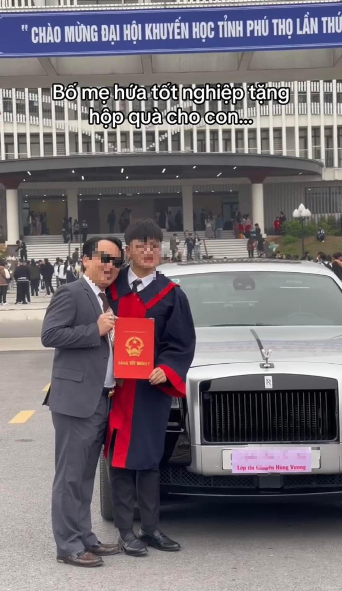 Thực hư "nam sinh được bố tặng xe Rolls-Royce ngày tốt nghiệp ở Phú Thọ": Người nhà lên tiếng- Ảnh 1.