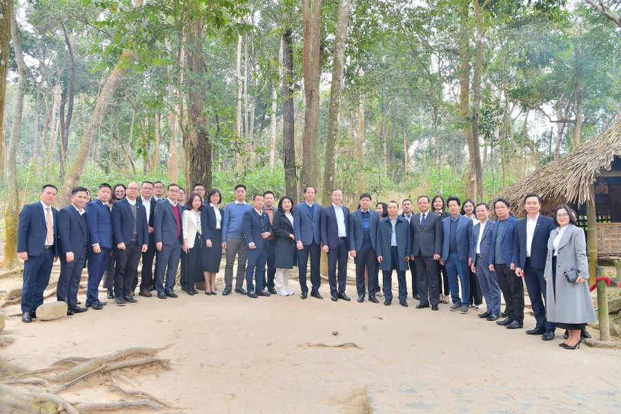 Vietcombank tổ chức Chương trình Về nguồn, Tết trồng cây “Vietcombank - vì một Việt Nam xanh” và hoạt động ASXH tại tỉnh Tuyên Quang- Ảnh 3.