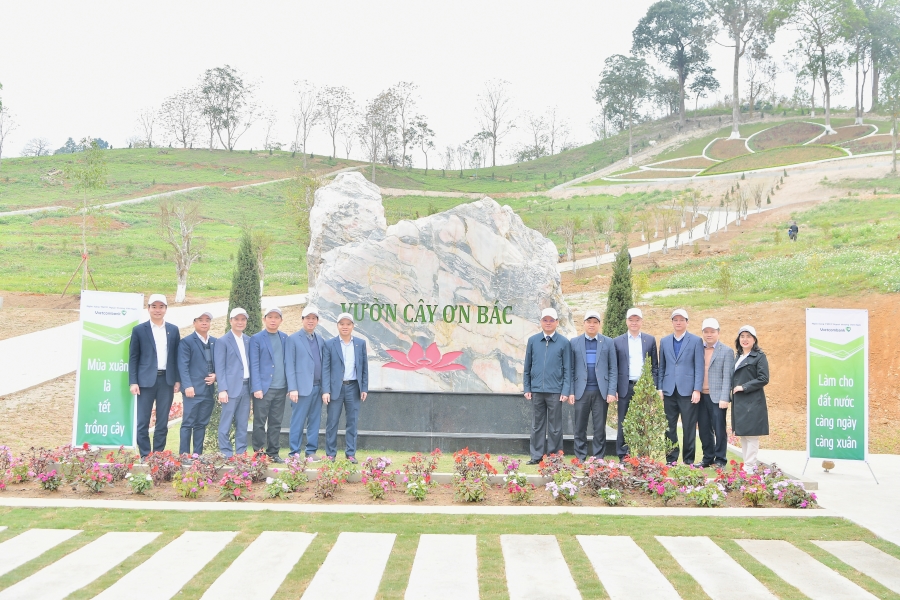 Vietcombank tổ chức Chương trình Về nguồn, Tết trồng cây “Vietcombank - vì một Việt Nam xanh” và hoạt động ASXH tại tỉnh Tuyên Quang- Ảnh 11.