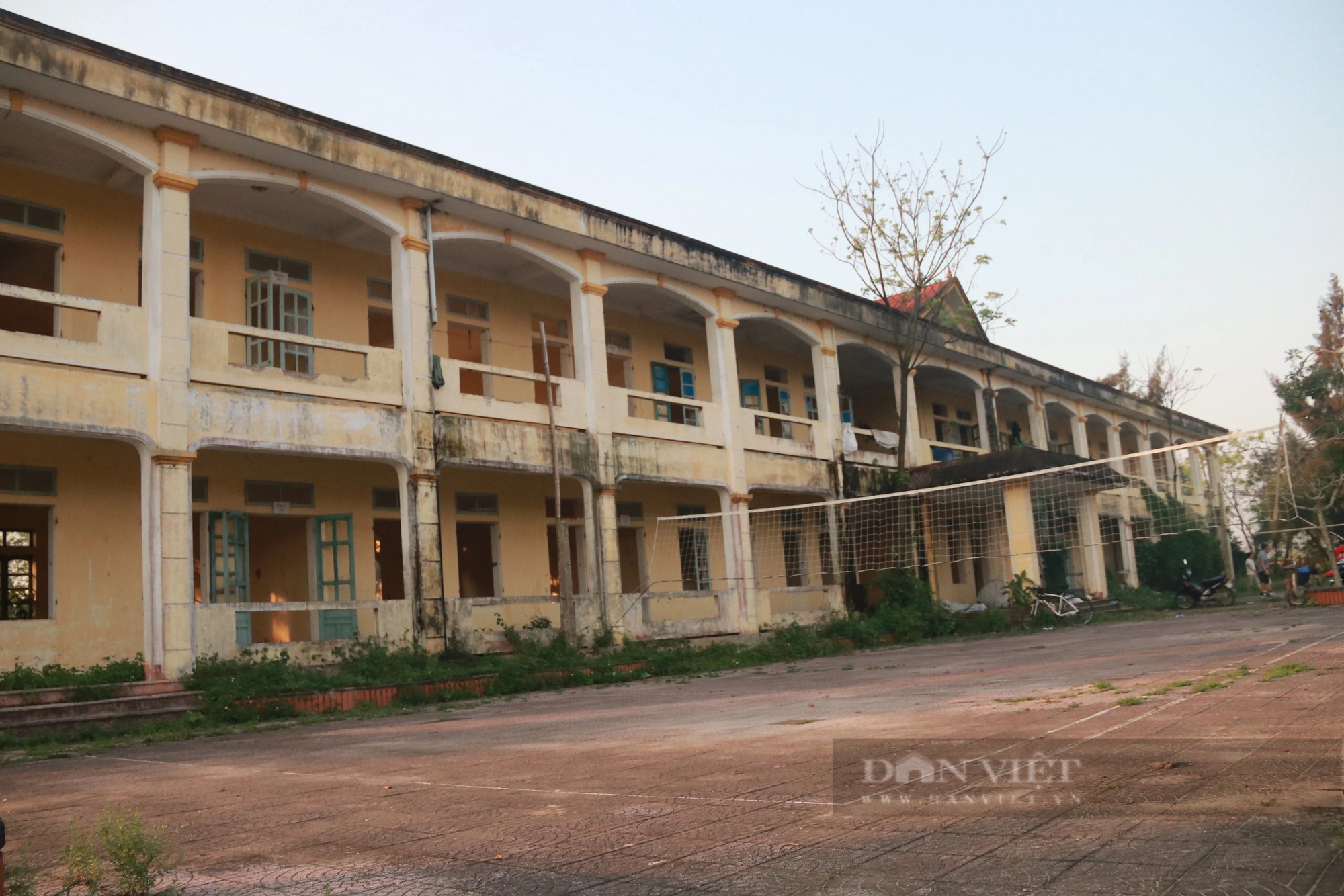 Nhiều trụ sở, trường học khang trang giá trị hàng tỷ đồng bỏ hoang, thành nơi chăn thả trâu bò ở Hà Tĩnh- Ảnh 9.