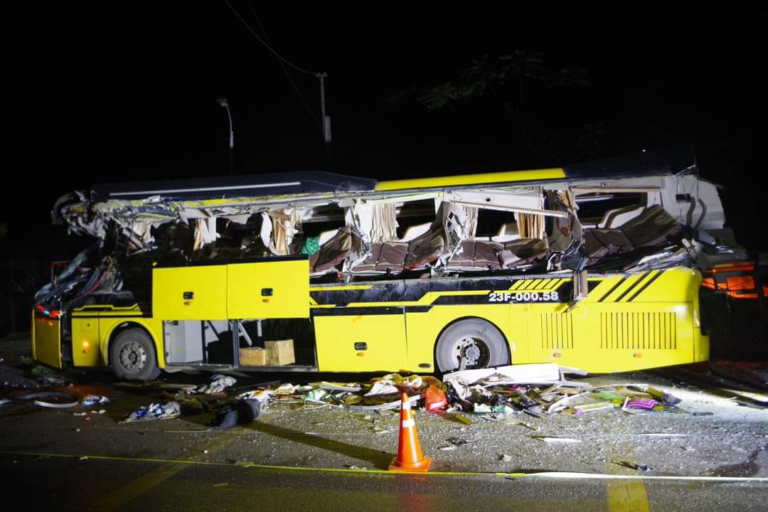 Phút giây kinh hoàng qua lời kể tài xế trong vụ tai nạn xe khách làm 5 người tử vong ở Tuyên Quang- Ảnh 3.