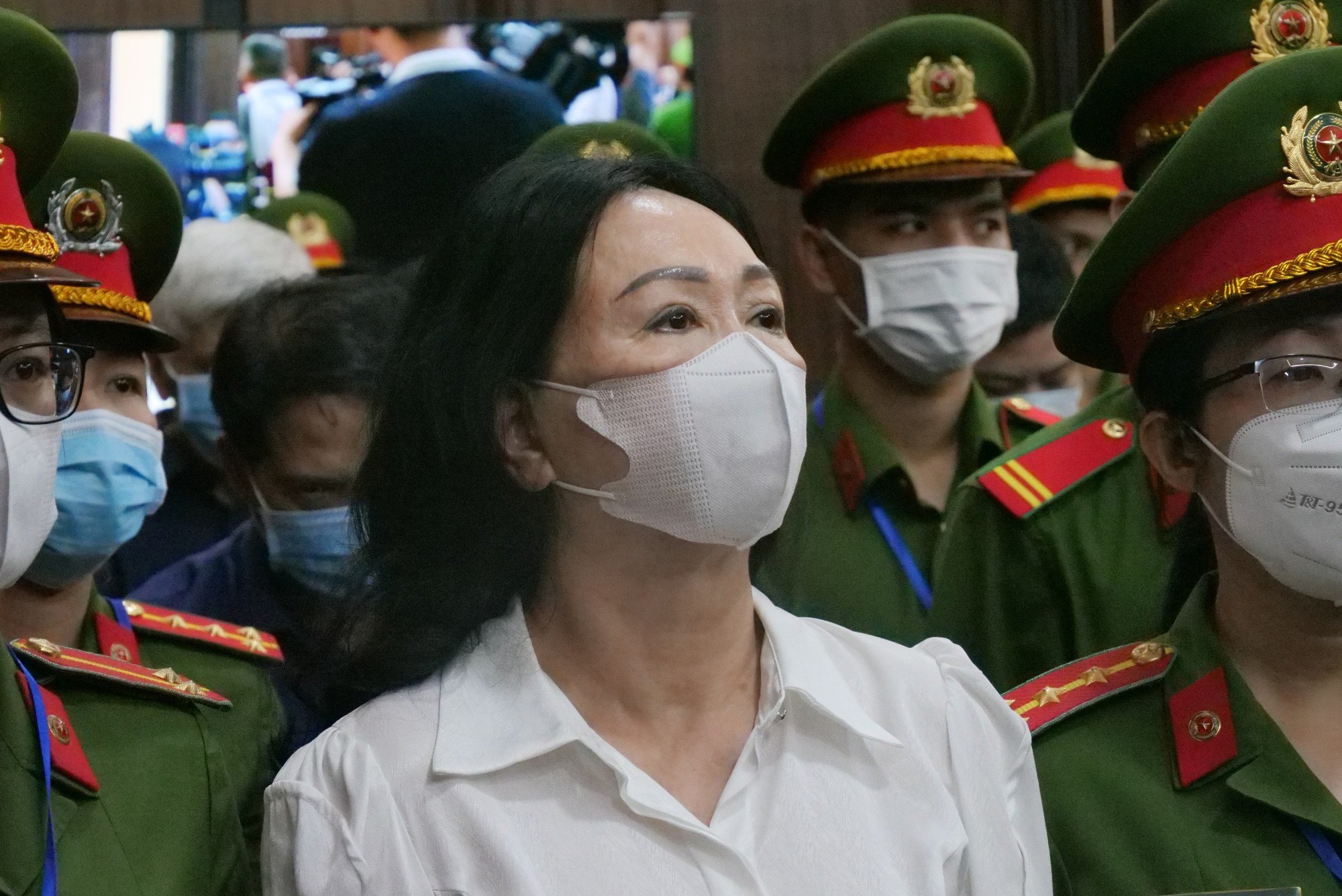 Hình ảnh Trương Mỹ Lan, Chủ tịch Vạn Thịnh Phát cùng các bị cáo tại tòa- Ảnh 1.