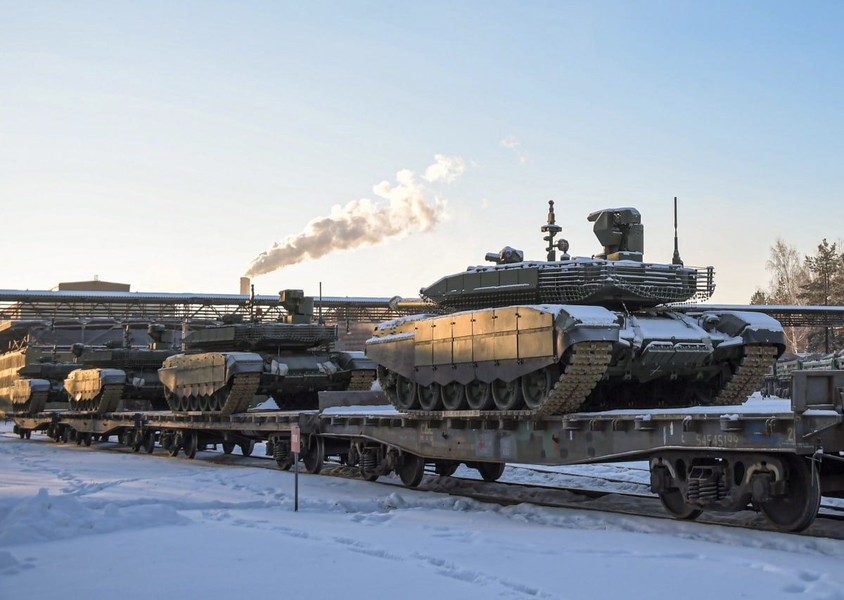 Xe tăng T-90M đứng vững sau hàng loạt đòn tấn công của FPV Ukraine- Ảnh 12.
