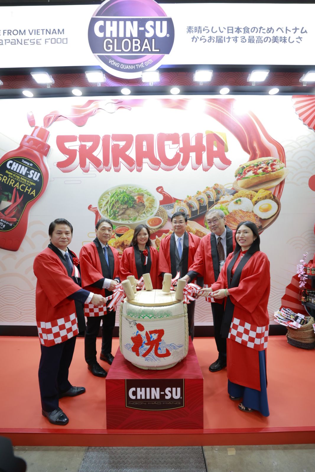 Tương ớt CHIN-SU Sriracha, bộ gia vị hạt và bột đặc sản, chả giò CHIN-SU được đón nhận nồng nhiệt tại Foodex Nhật Bản 2024- Ảnh 2.