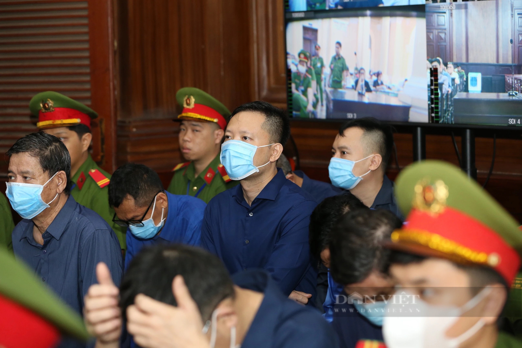 Vụ Vạn Thịnh Phát: Hình ảnh bà Trương Mỹ Lan và các bị cáo khi nghe công bố bản cáo trạng- Ảnh 8.