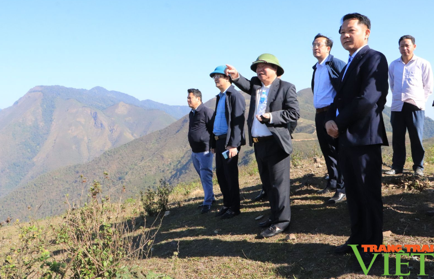 UBND tỉnh Lai Châu và huyện Nậm Nhùn bàn giải pháp triển khai thực hiện lĩnh vực văn hóa - xã hội- Ảnh 5.