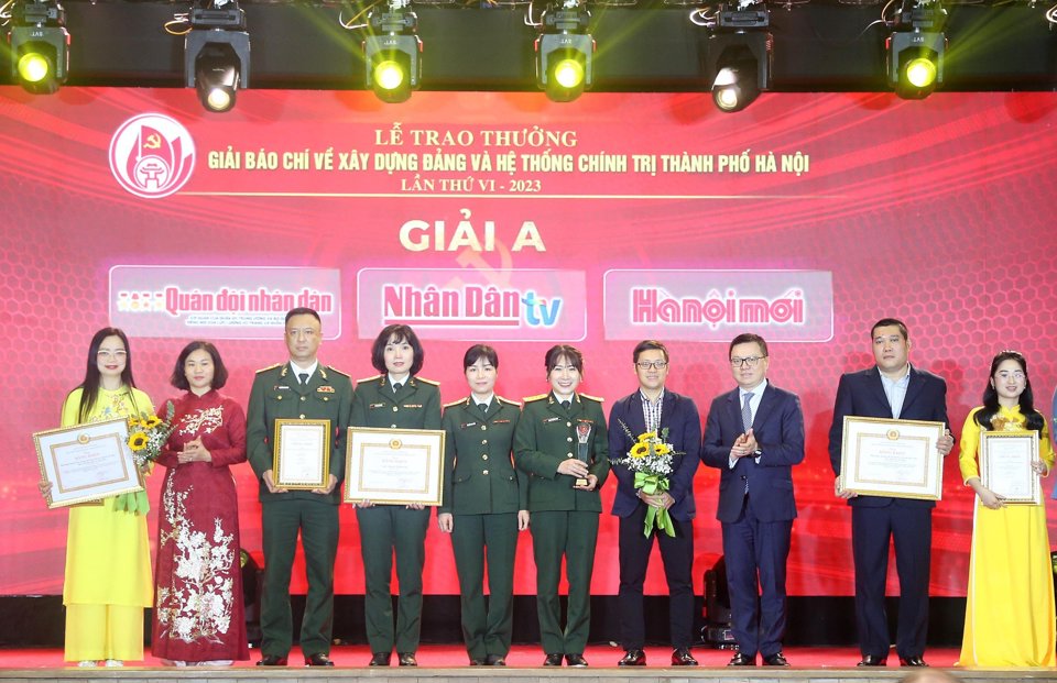 Hà Nội trao Giải Báo chí về xây dựng Đảng lần thứ VI- Ảnh 1.