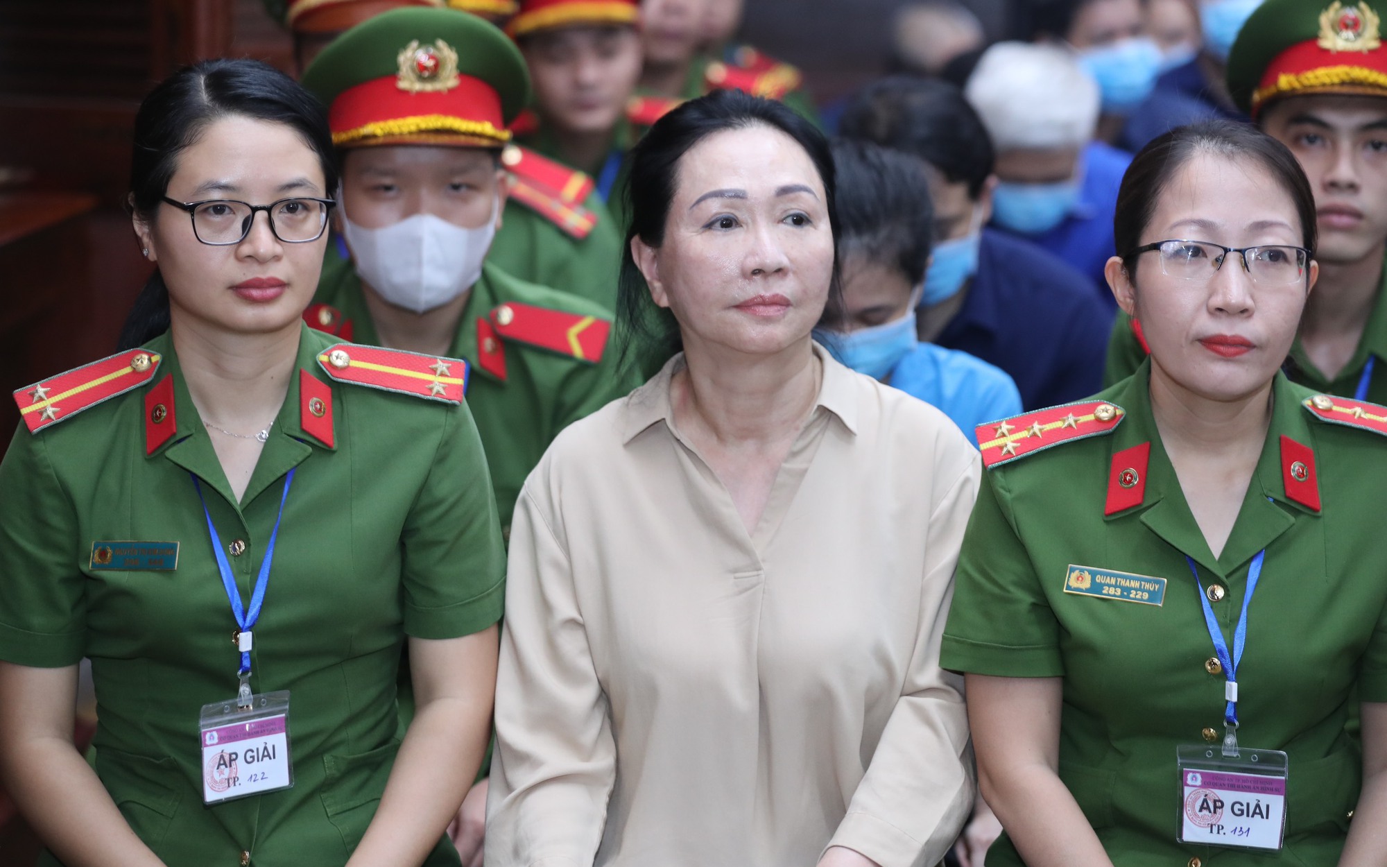 Vụ Vạn Thịnh Phát: Hình ảnh bà Trương Mỹ Lan và các bị cáo khi nghe công bố bản cáo trạng