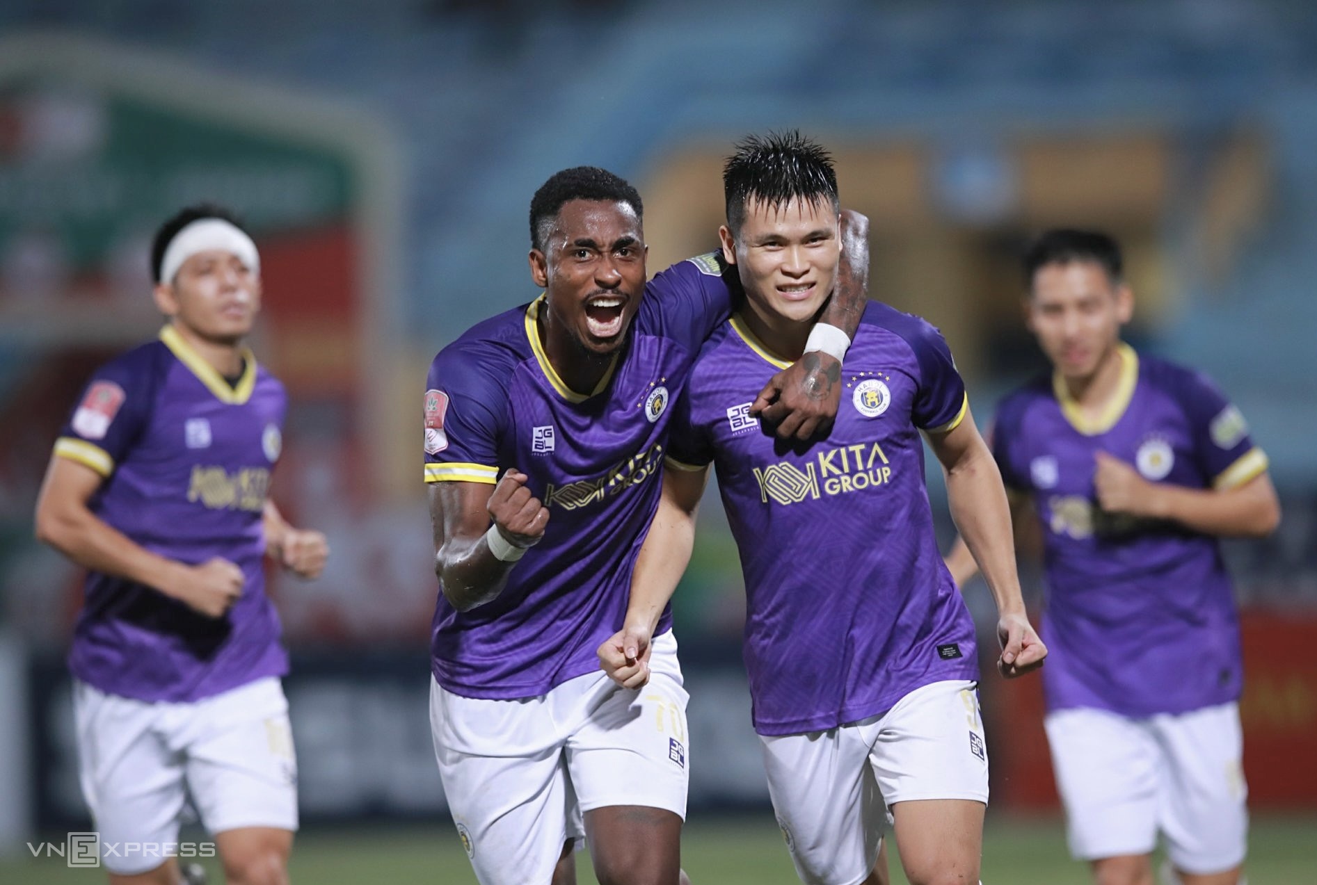 Hà Nội FC tìm cách đổi ngoại binh, theo đuổi trung vệ người Luxembourg- Ảnh 1.
