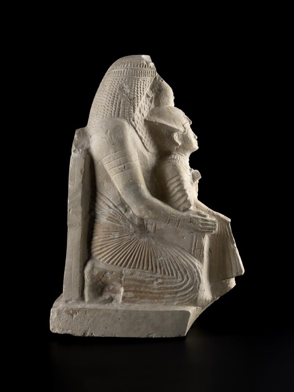 Giải mã bức tượng tạc pharaoh Ai Cập ngồi trong lòng “người lạ"- Ảnh 4.