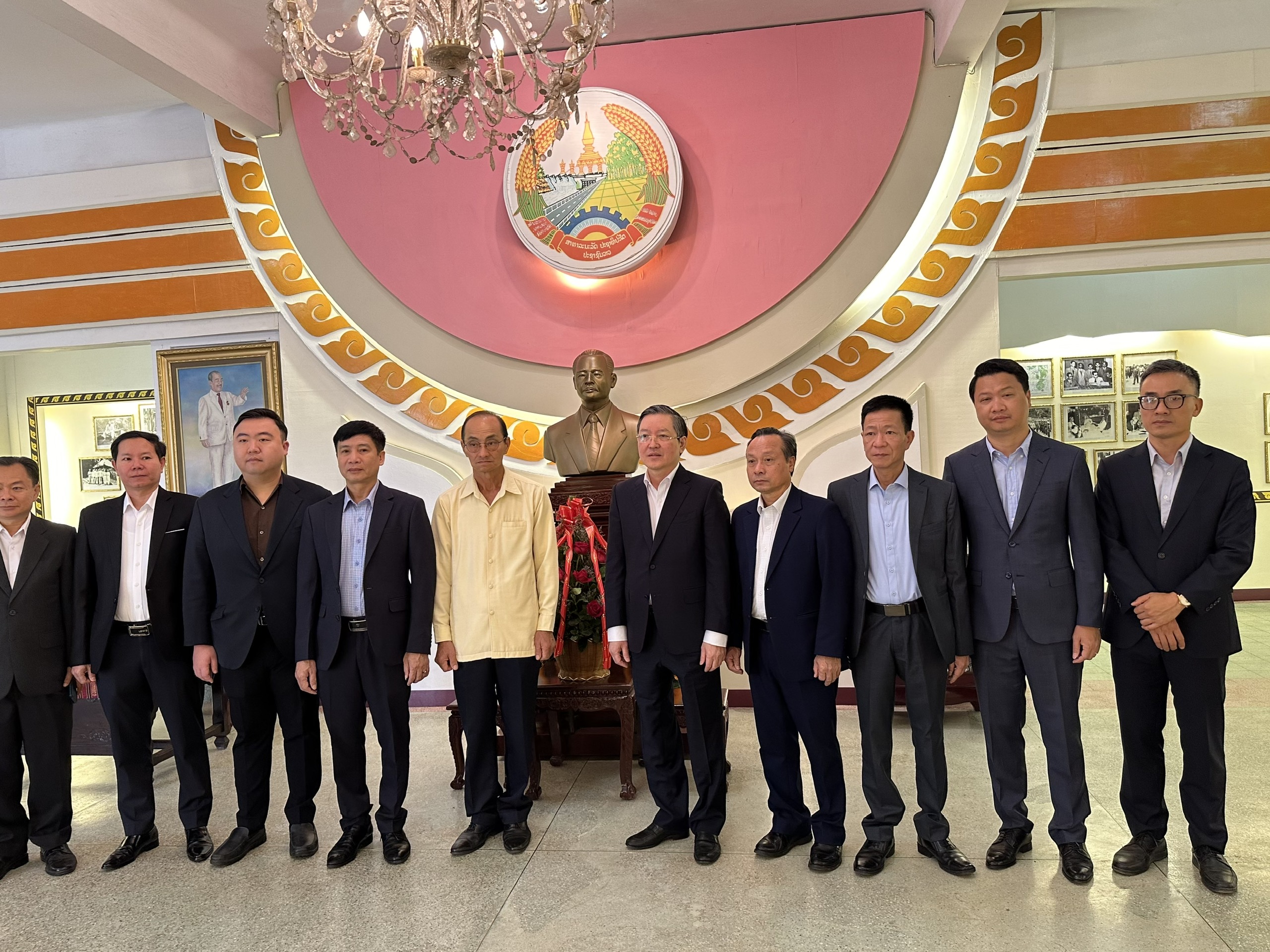Chủ tịch Hội Nông dân Việt Nam Lương Quốc Đoàn thăm Hợp tác xã Nông nghiệp hữu cơ Thồng Mằng tại Lào- Ảnh 4.