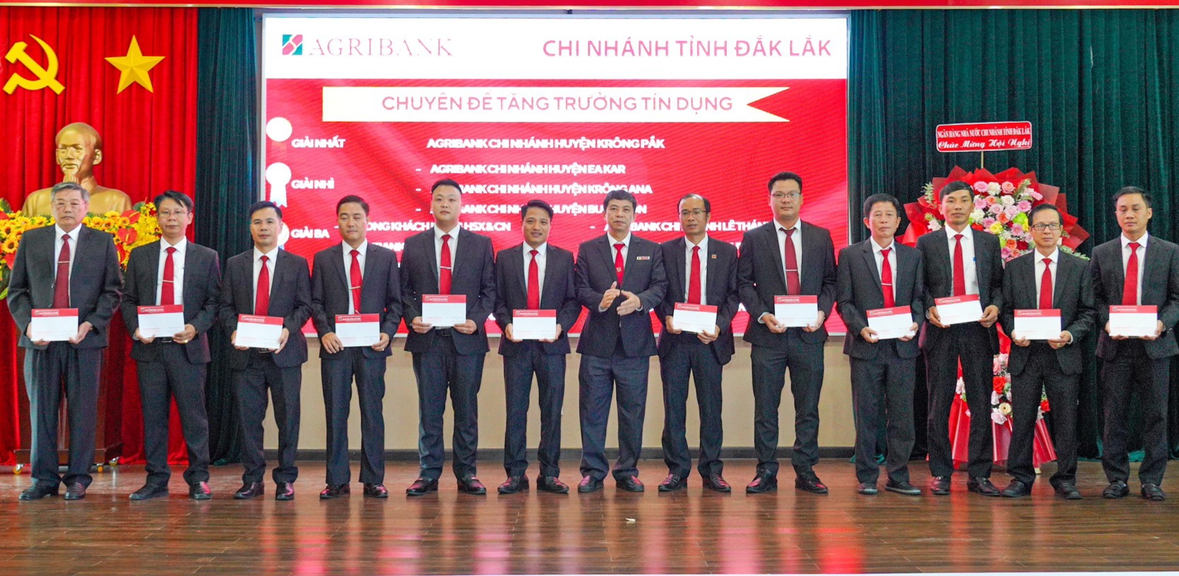 Agribank Đắk Lắk phấn đấu đưa dư nợ tín dụng năm 2024 đạt trên 20.000 tỷ đồng - Ảnh 1.