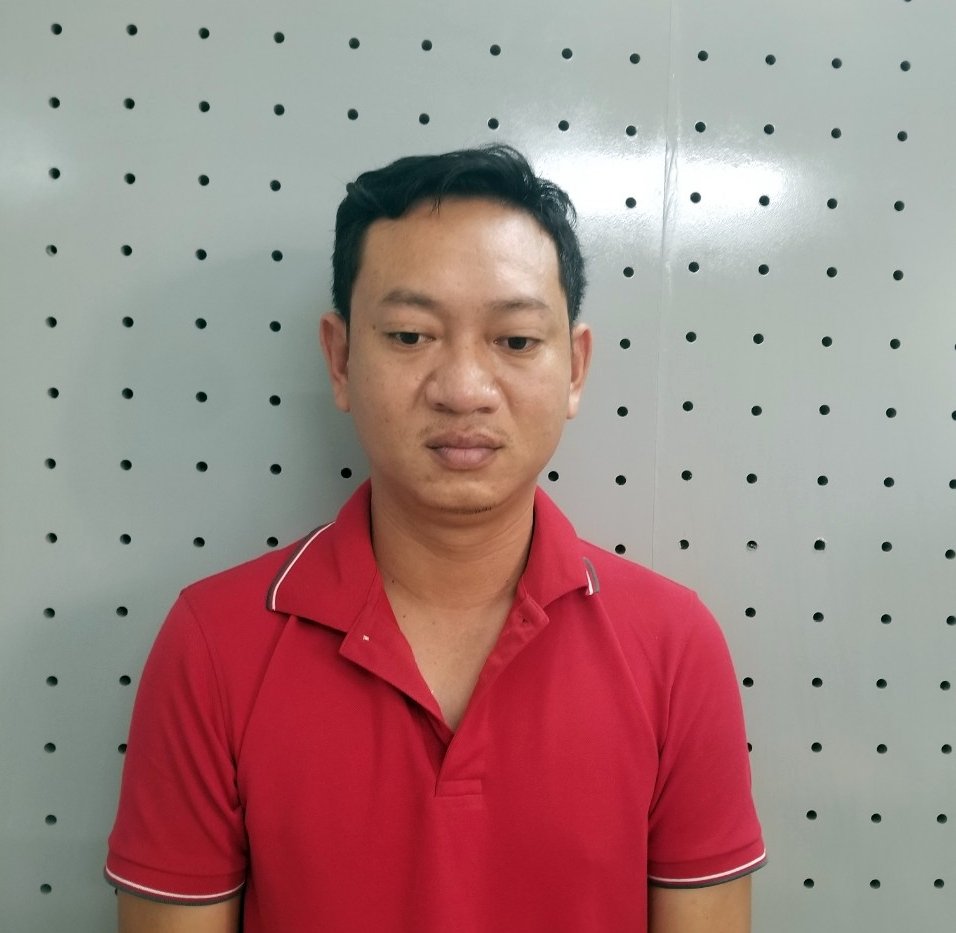 Công an bắt giám đốc công ty môi giới bất động sản ở Bình Thuận vì làm giả giấy tờ- Ảnh 1.