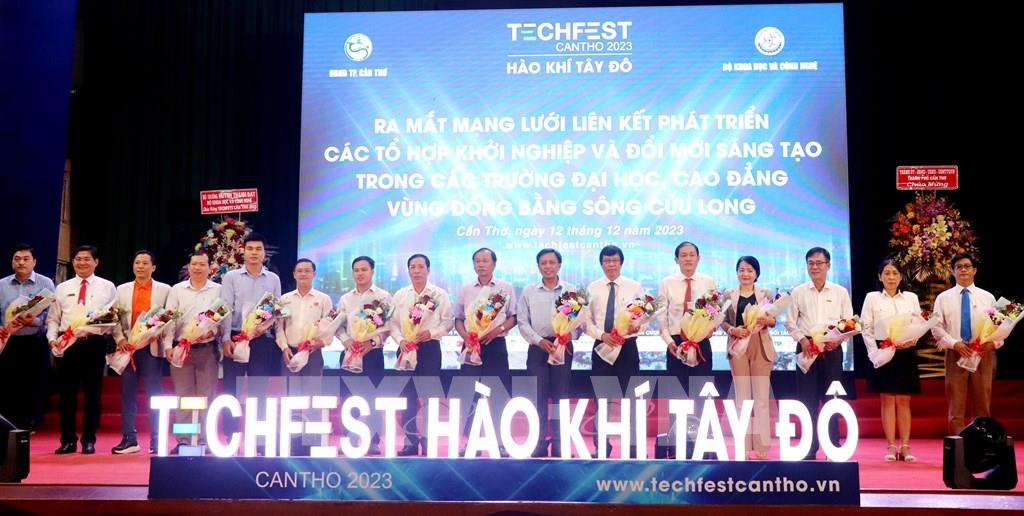 TECHFEST CANTHO 2023 với chủ đề “Hào khí Tây Đô” chính thức khai mạc- Ảnh 1.