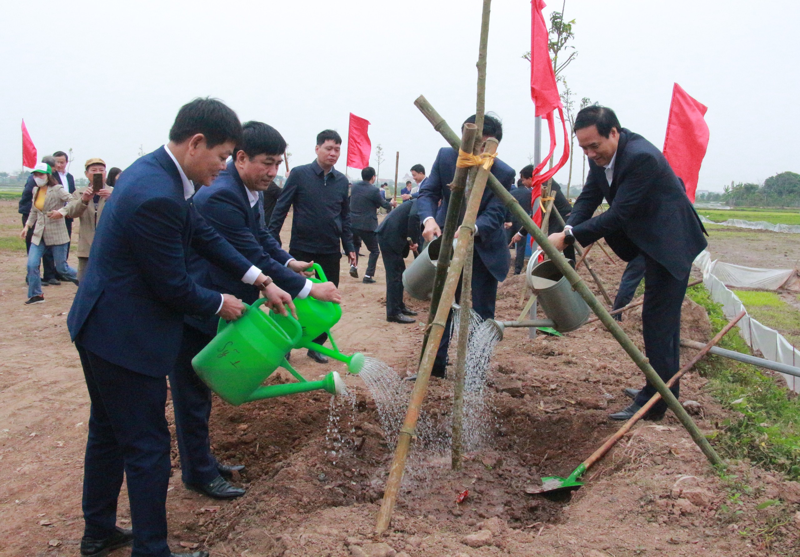 Hội Nông dân Nam Định phát động Tết trồng cây "Đời đời nhớ ơn Bác Hồ" xuân Giáp Thìn năm 2024- Ảnh 2.