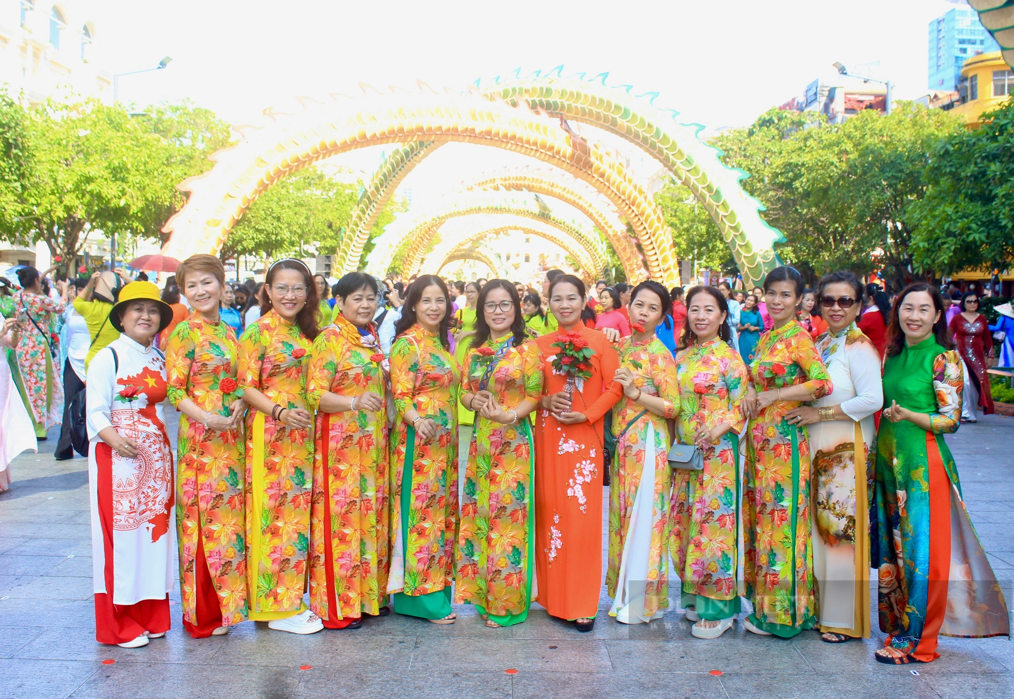 Hơn 5.000 phụ nữ đồng diễn áo dài tại TP.HCM ngày 8/3- Ảnh 6.