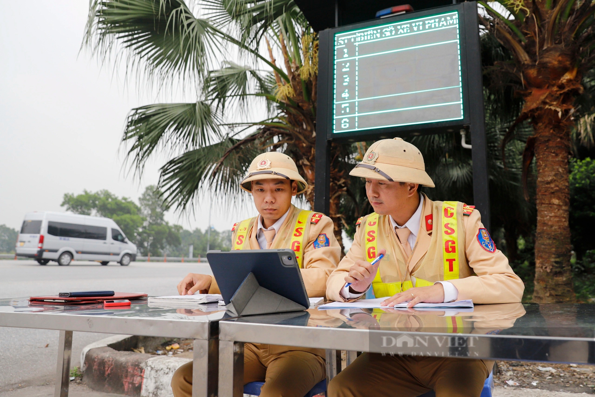 Toàn cảnh "mắt thần" giám sát xử phạt hàng nghìn trường hợp vi phạm trên cao tốc Nội Bài - Lào Cai- Ảnh 3.